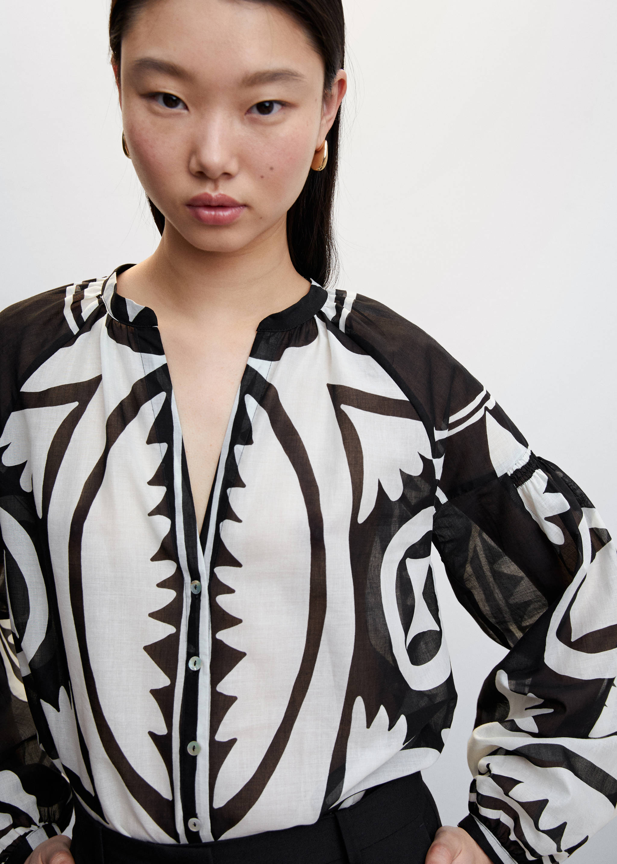 Gemustertes Hemd mit Ballonärmeln - Detail des Artikels 1