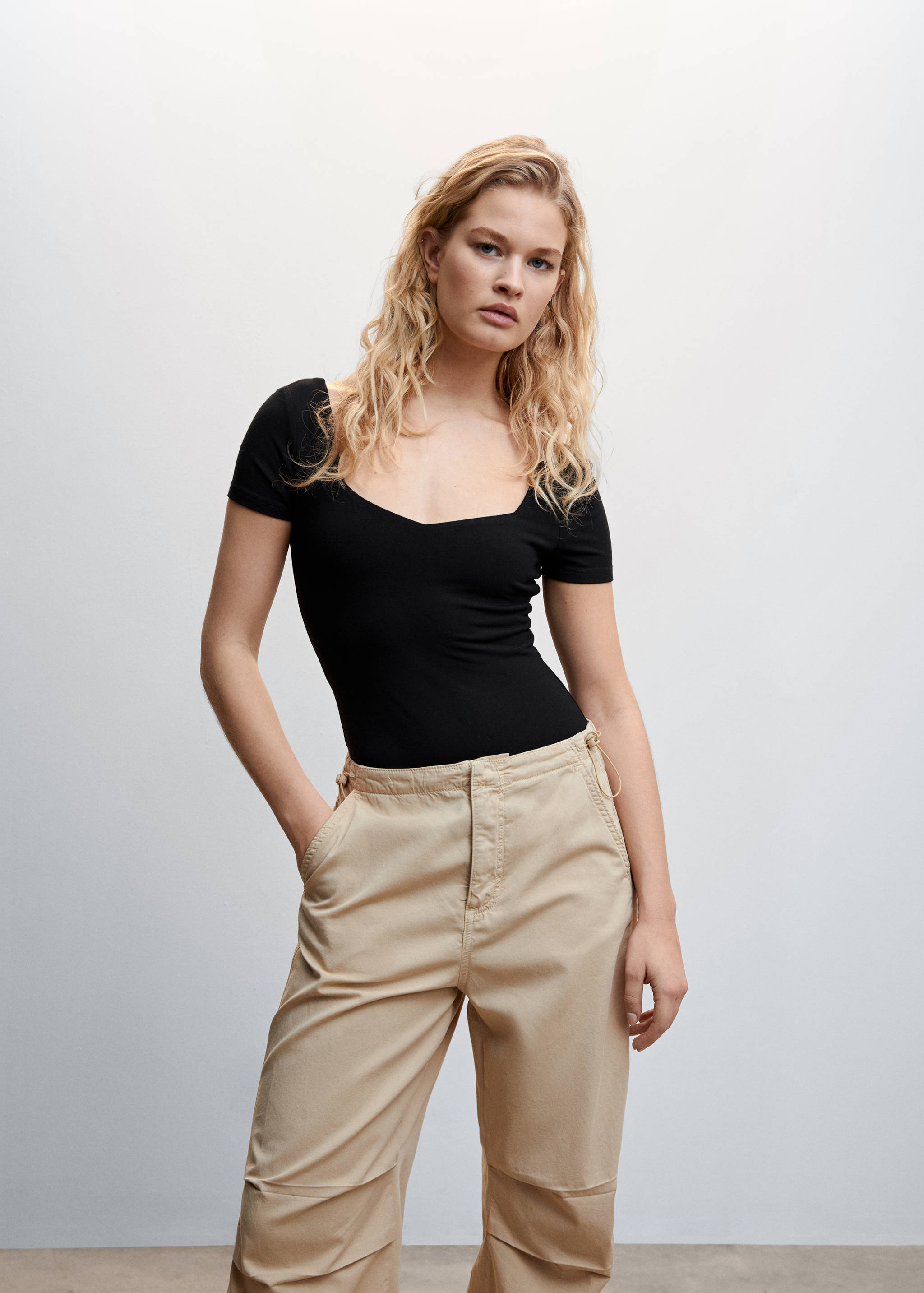 Body manga corta - Plano medio