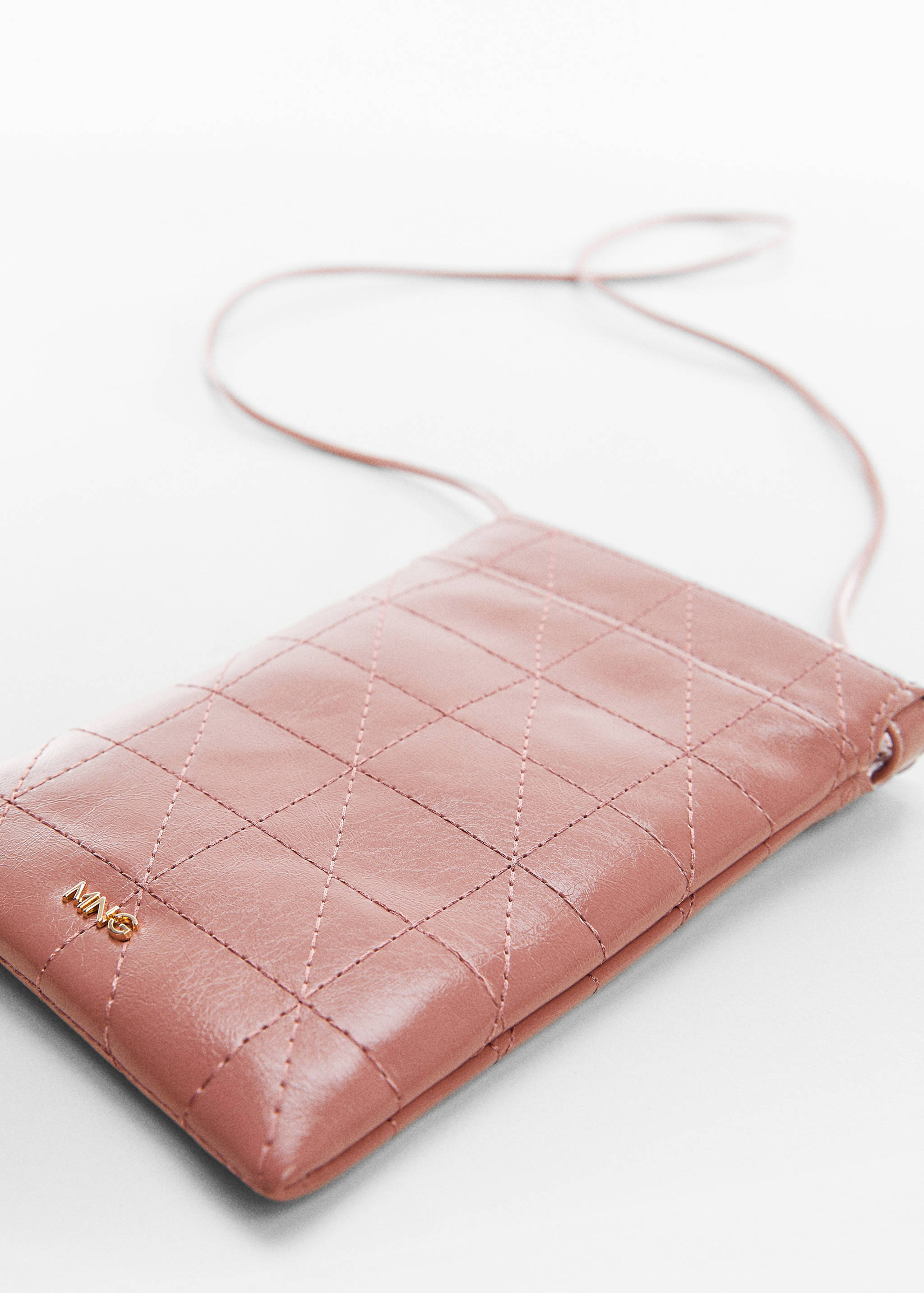 Funda móvil acolchada - Plano medio