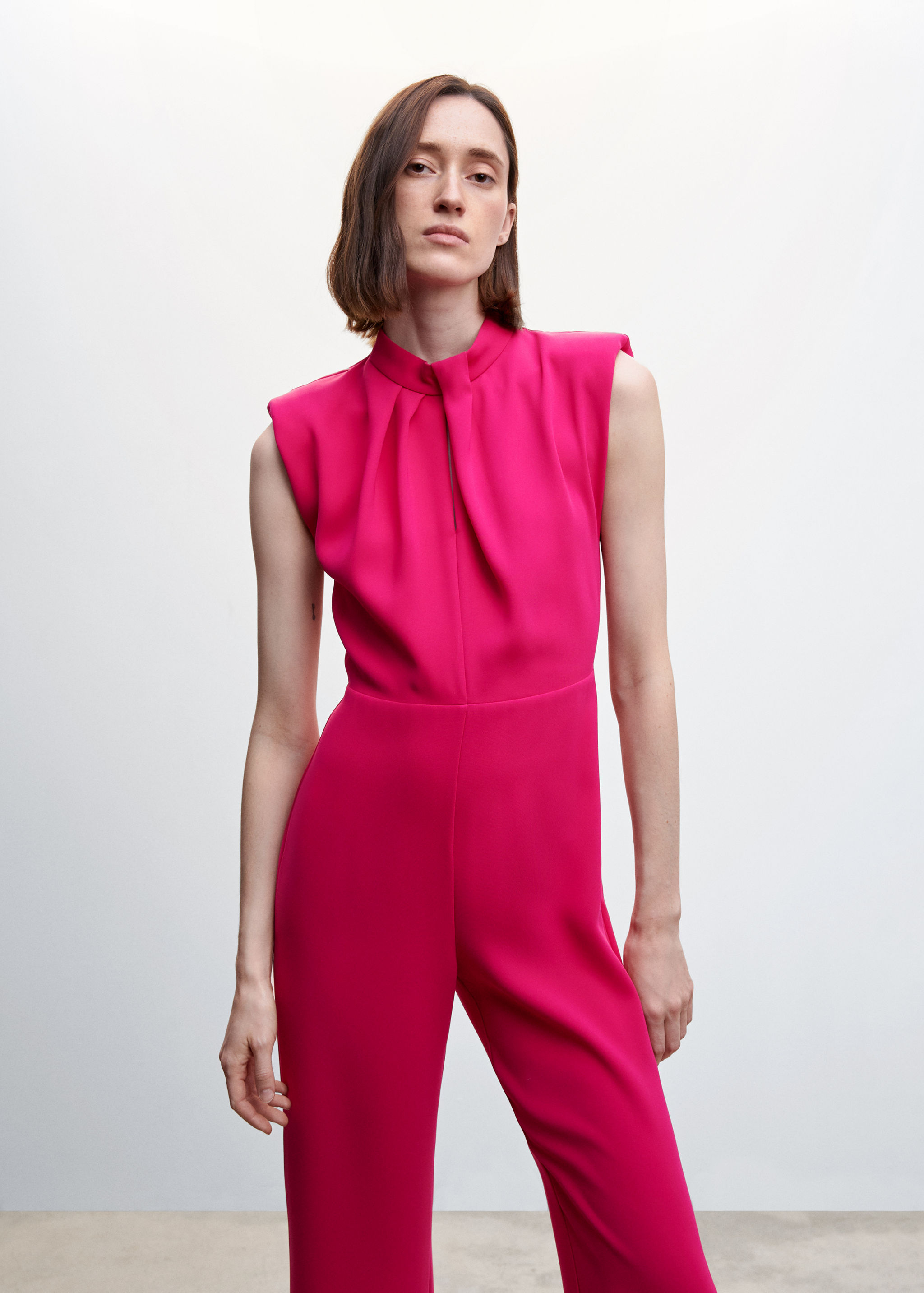Combi-pantalon épaulettes - Plan moyen