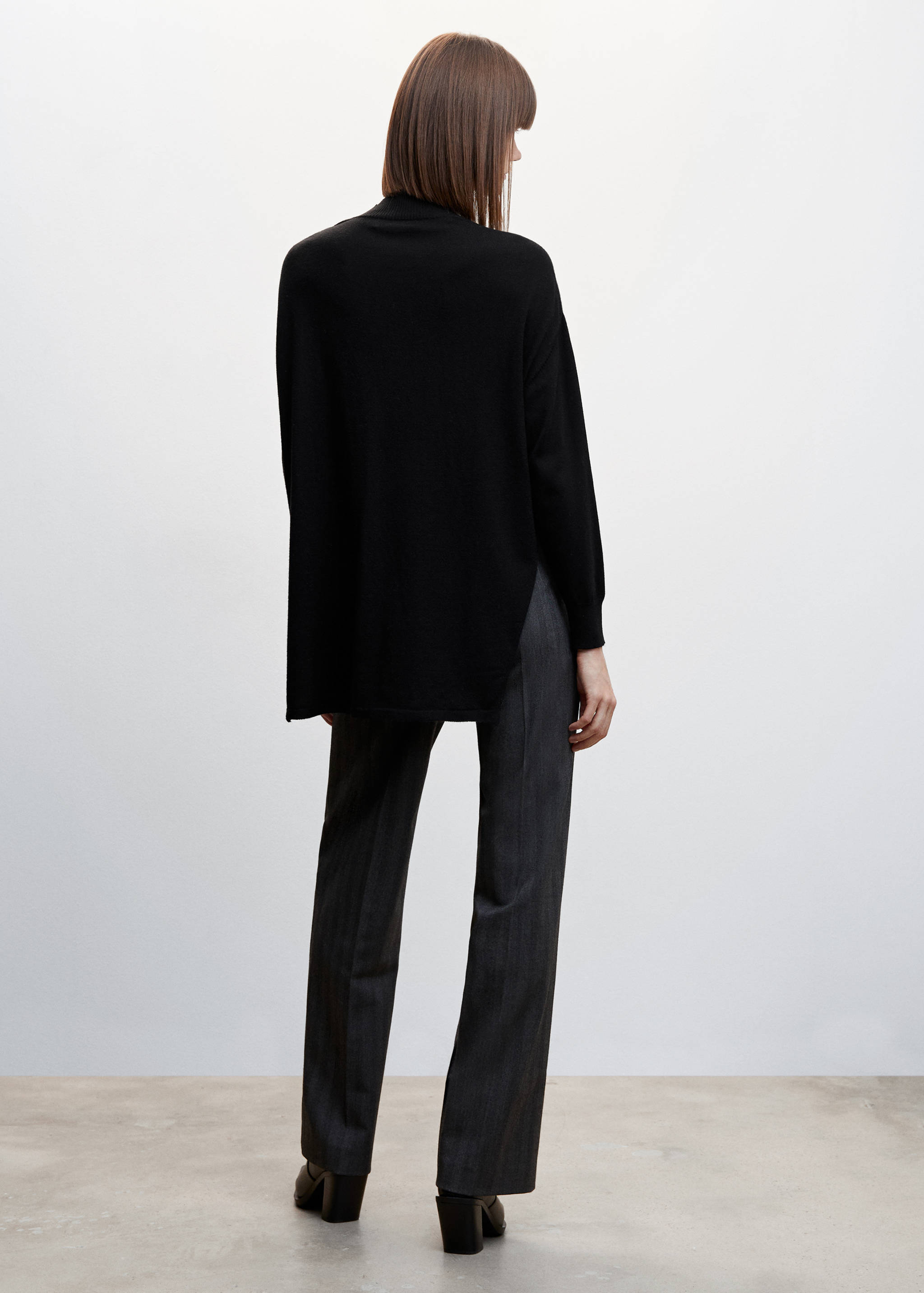 Pullover mit Seitenschlitzen - Rückseite des Artikels