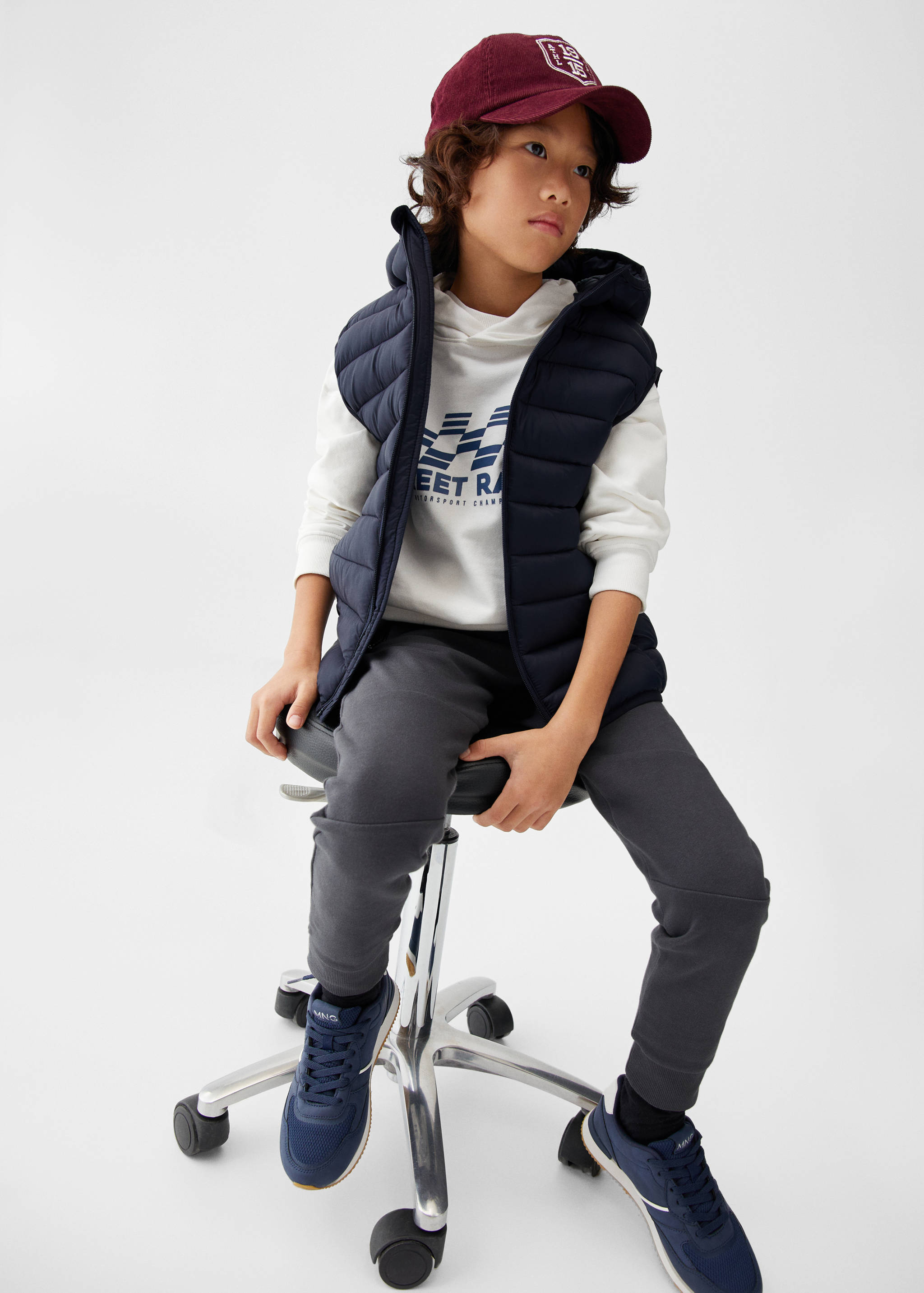 Quilted gilet with hood - Details of the article 2