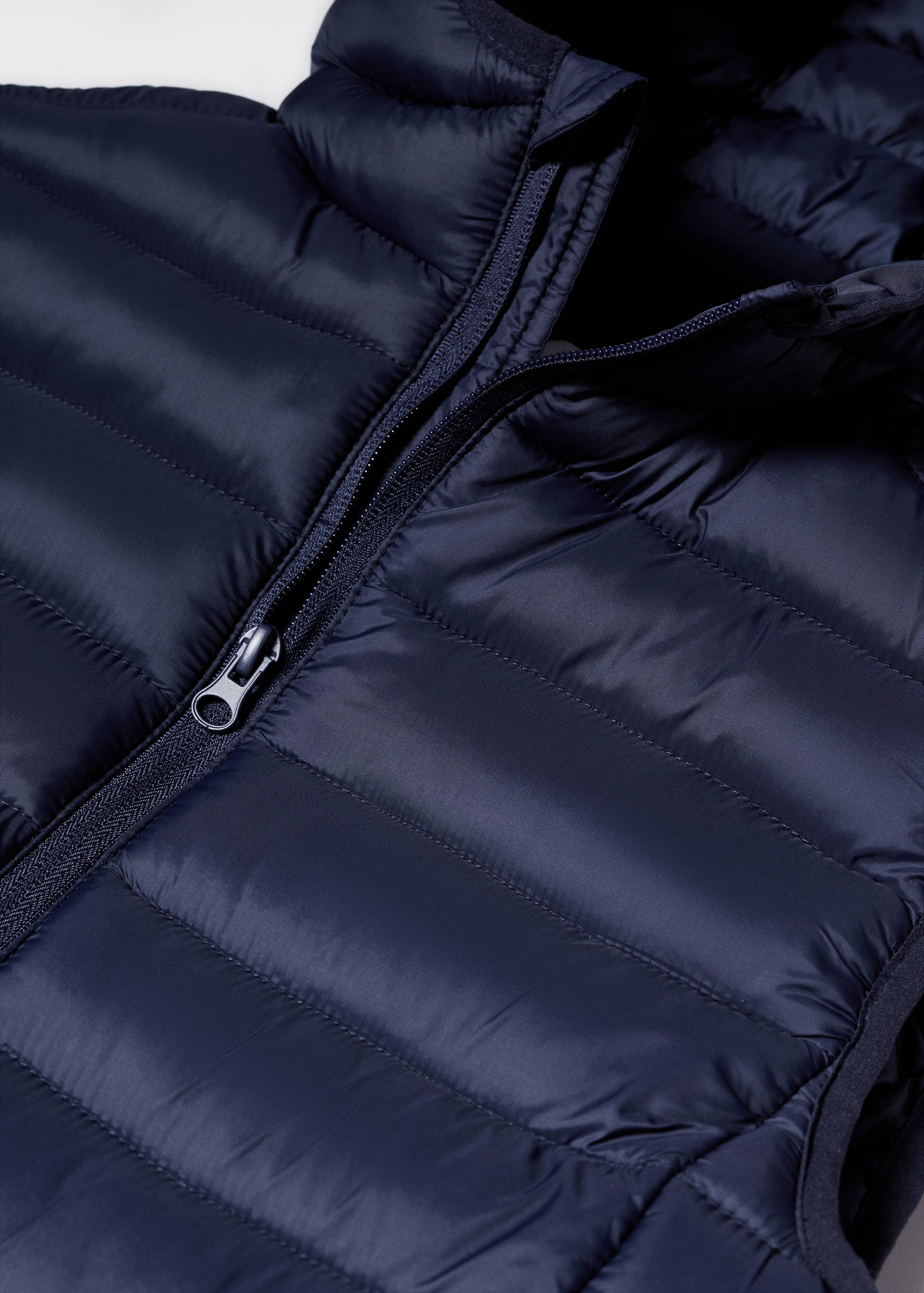 Quilted gilet with hood - Details of the article 8