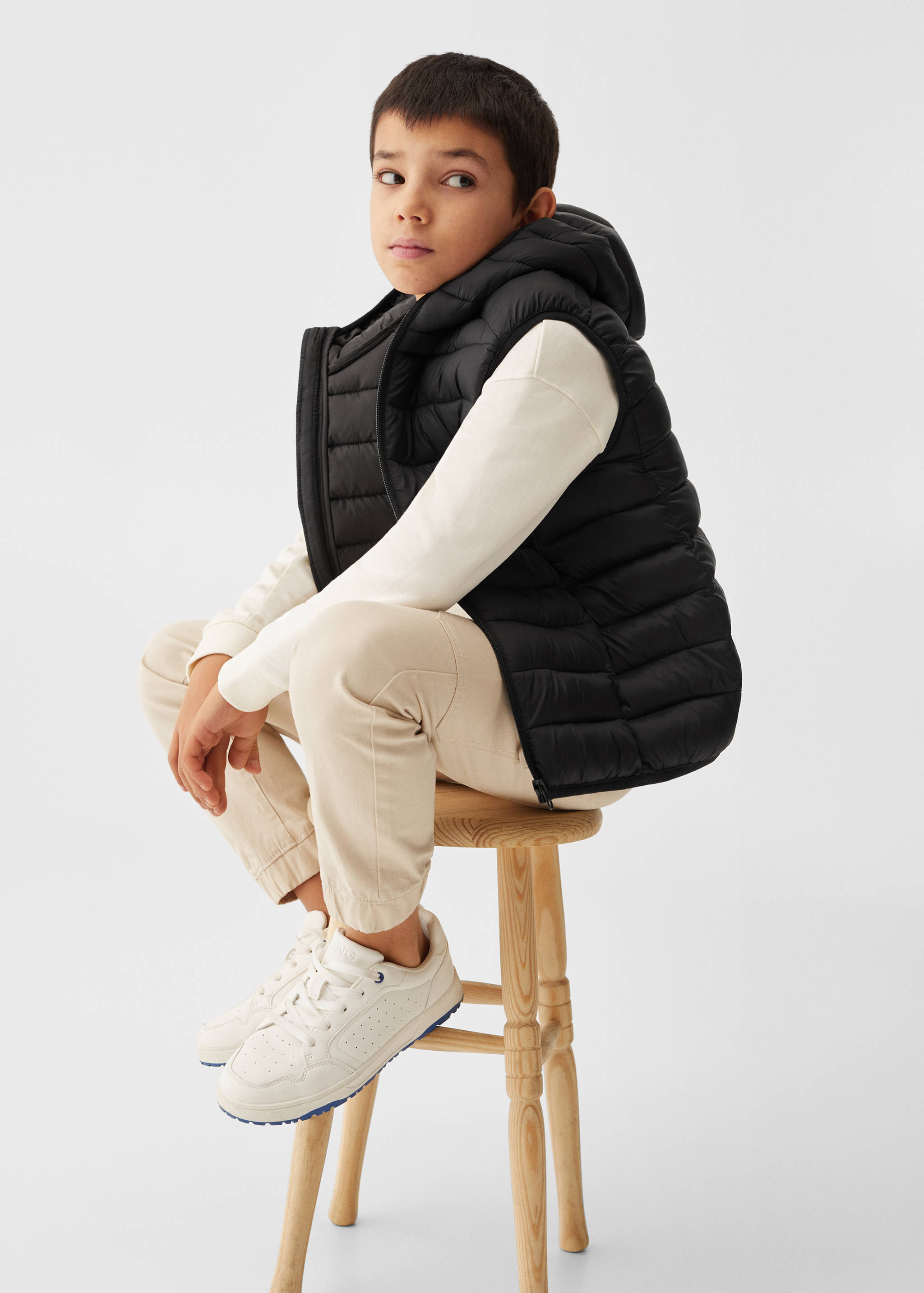 Quilted gilet with hood - Details of the article 2