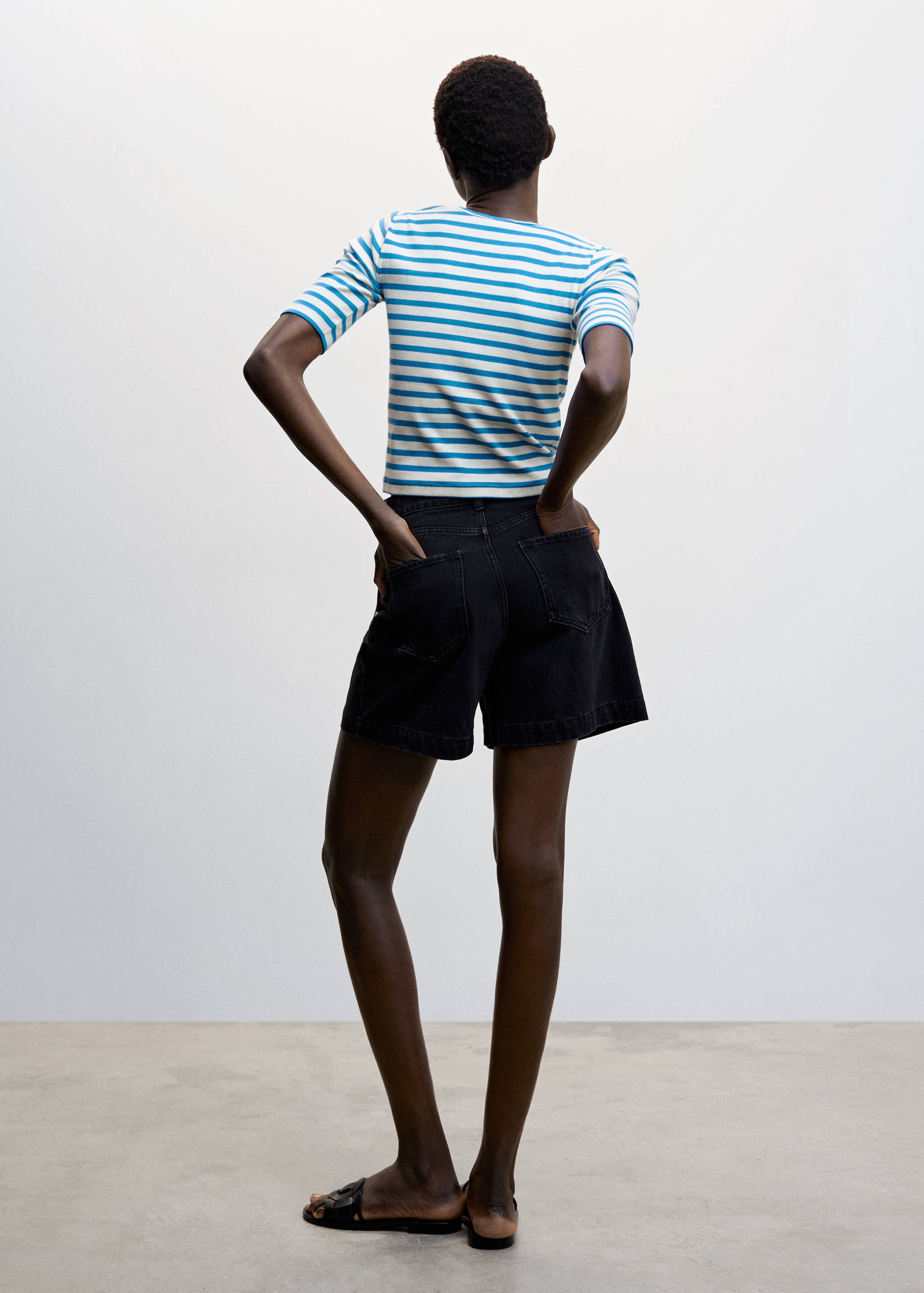 Gestreiftes Rippen-T-Shirt  - Rückseite des Artikels