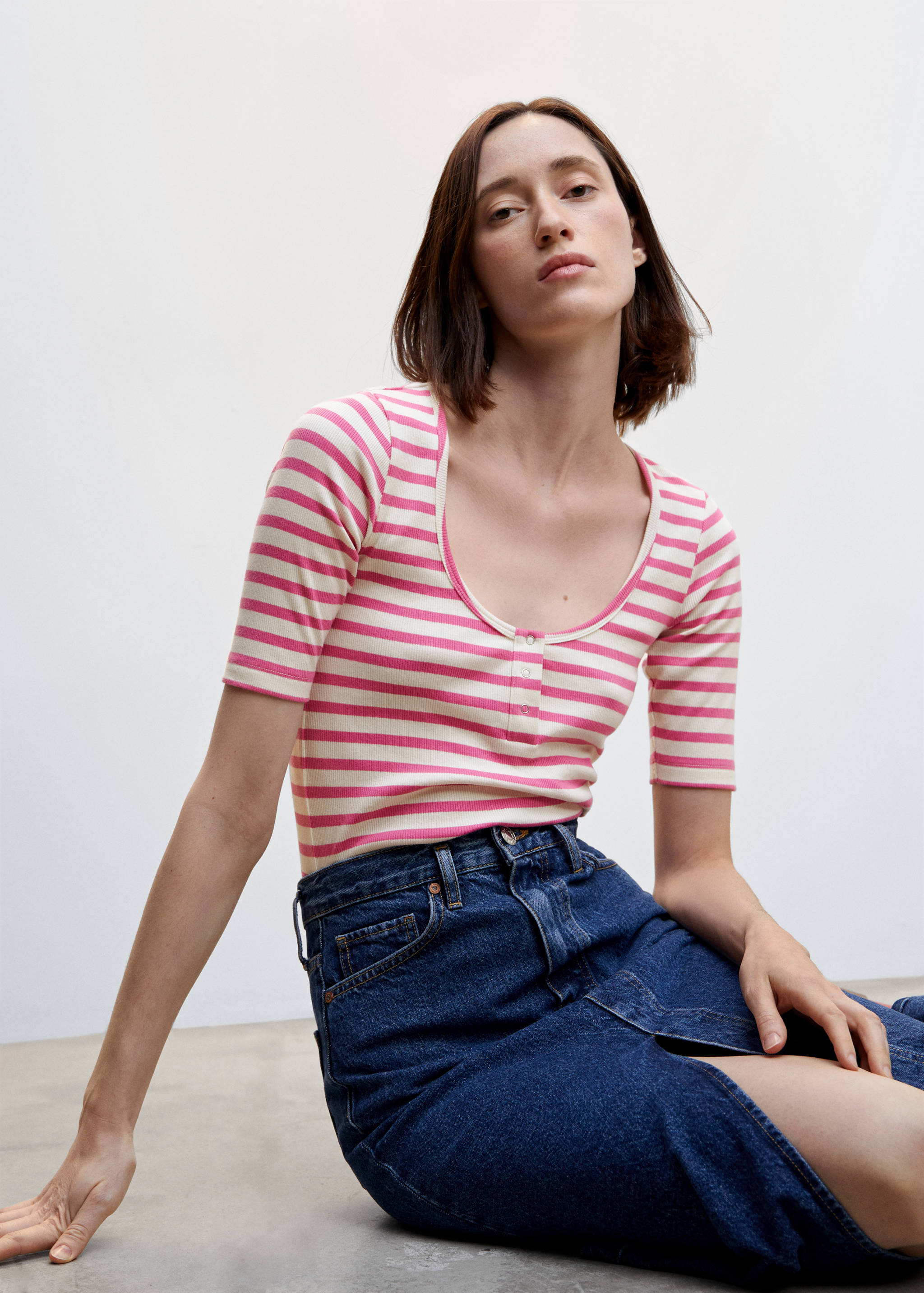 Gestreiftes Rippen-T-Shirt  - Detail des Artikels 1