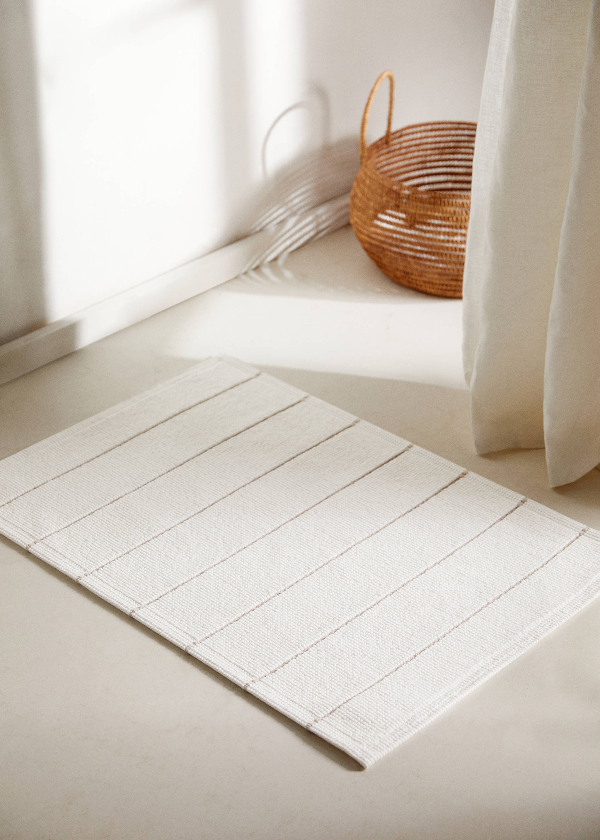 Striped cotton rug - General plane