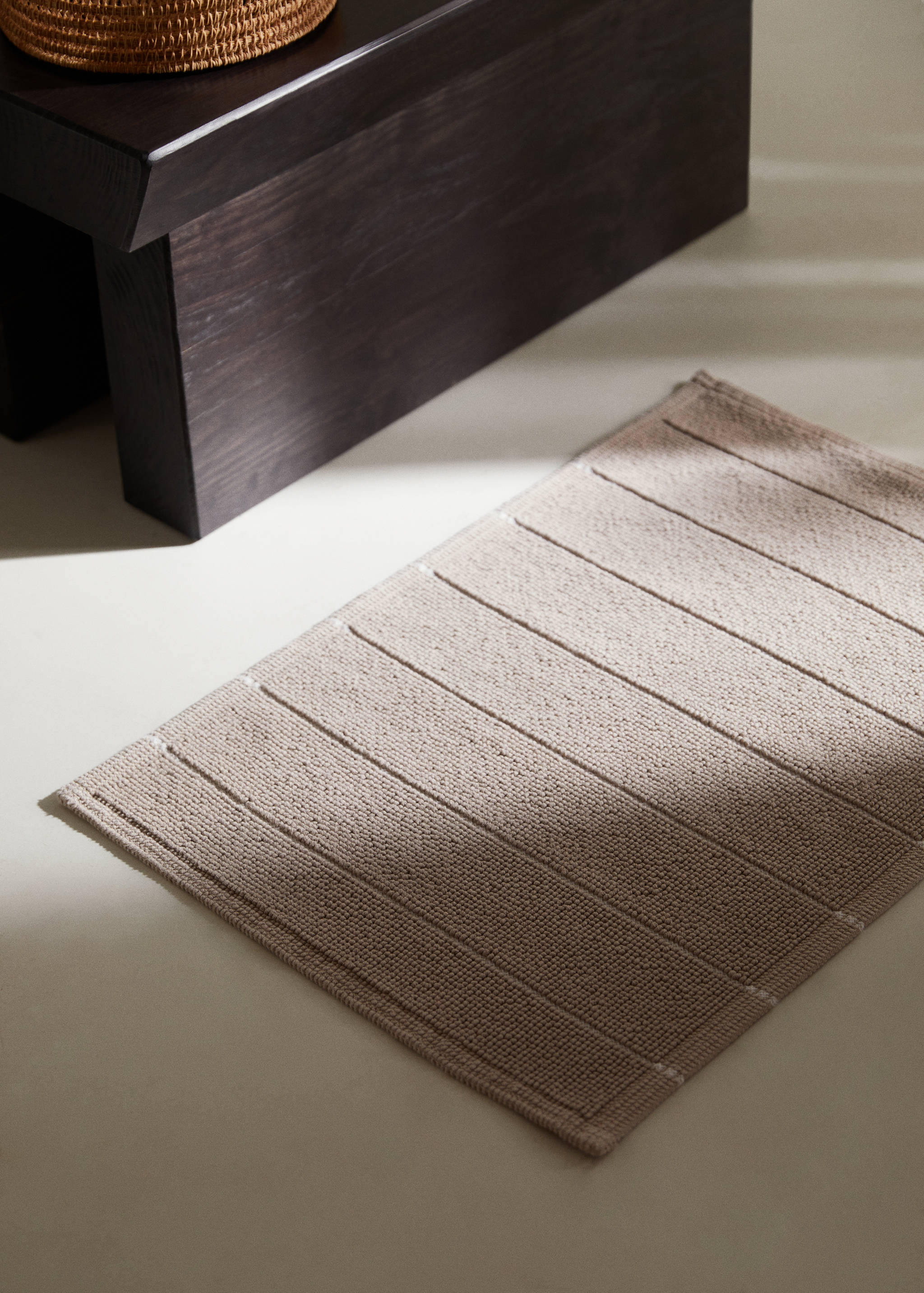 Striped cotton rug - General plane