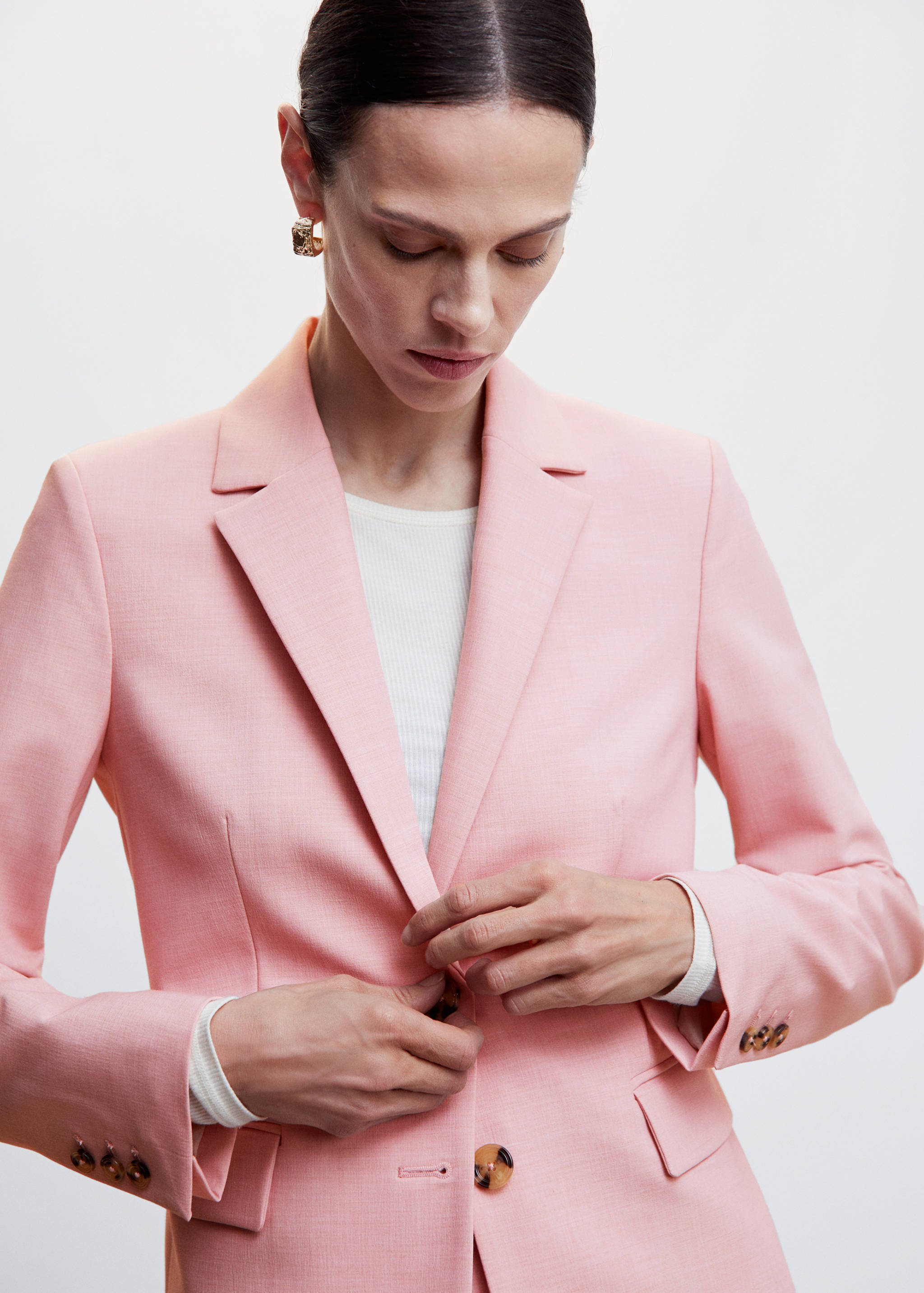 Peak lapel suit blazer - Details of the article 1