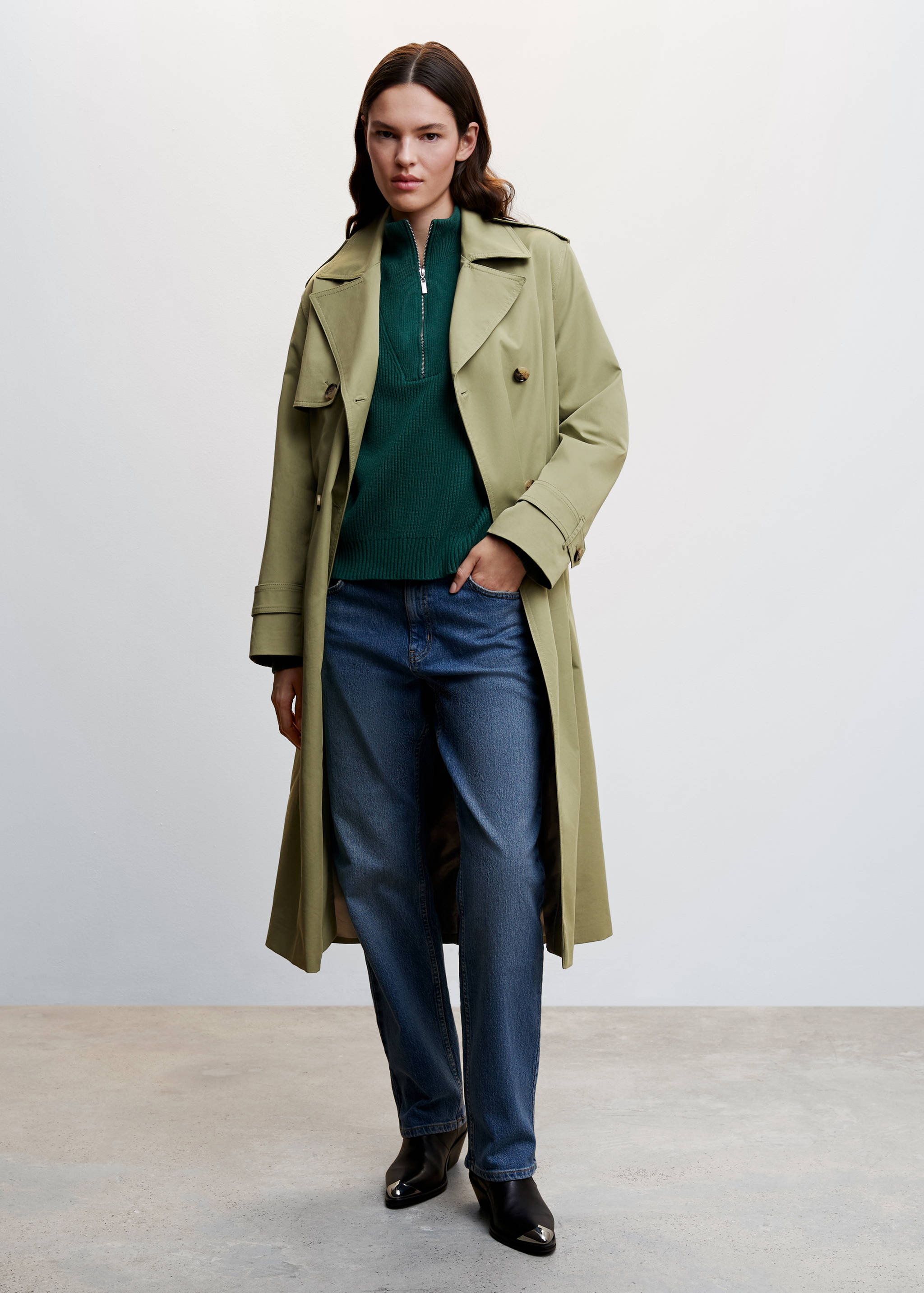 Double-breasted trench coat - General plane