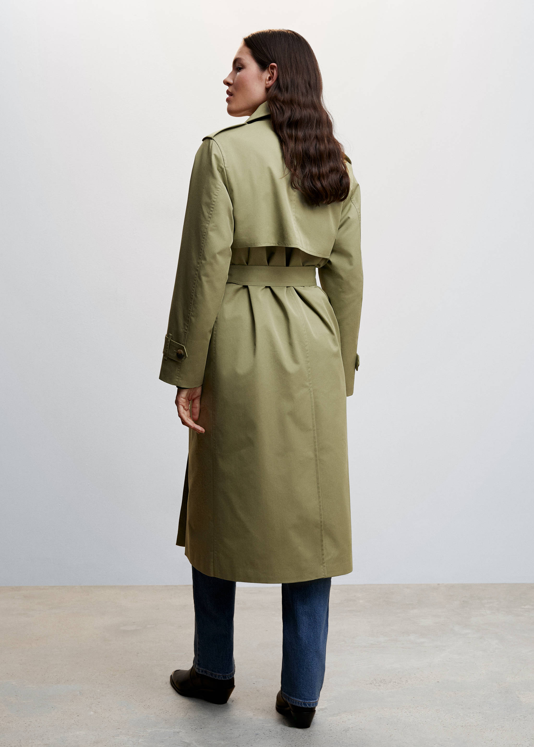 Double-breasted trench coat - Reverse of the article