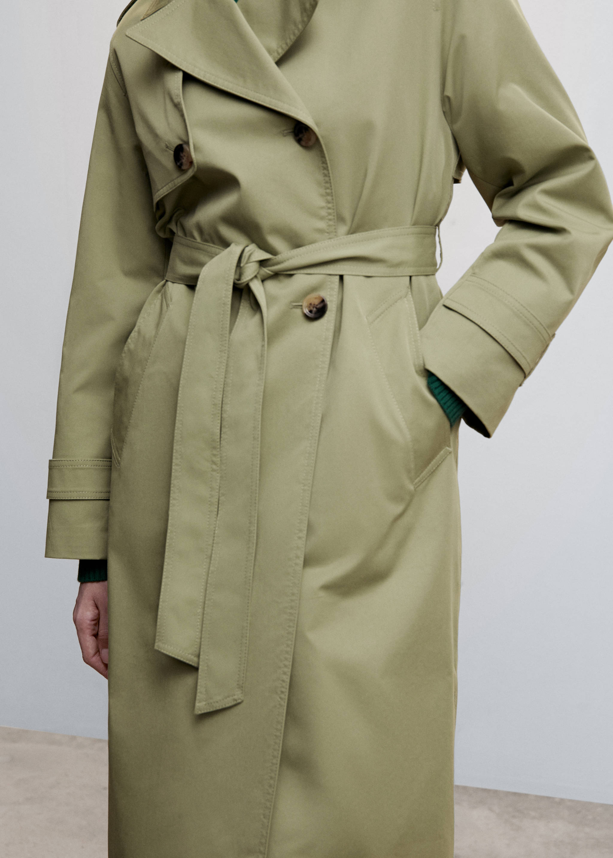 Double-breasted trench coat - Details of the article 4