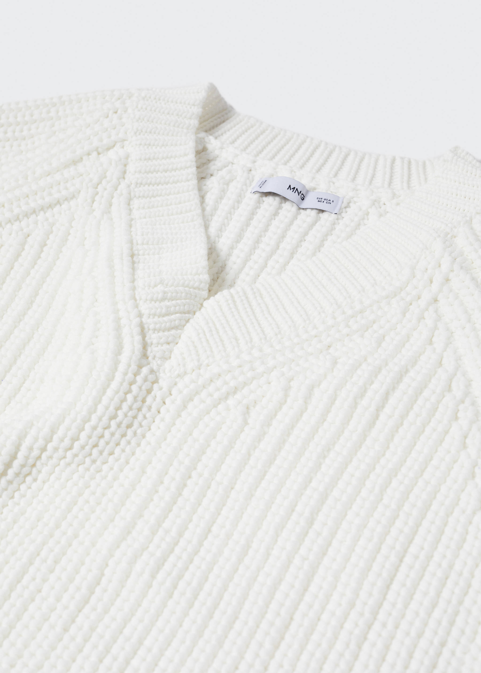 Chunky-knit V-neck sweater - Details of the article 8