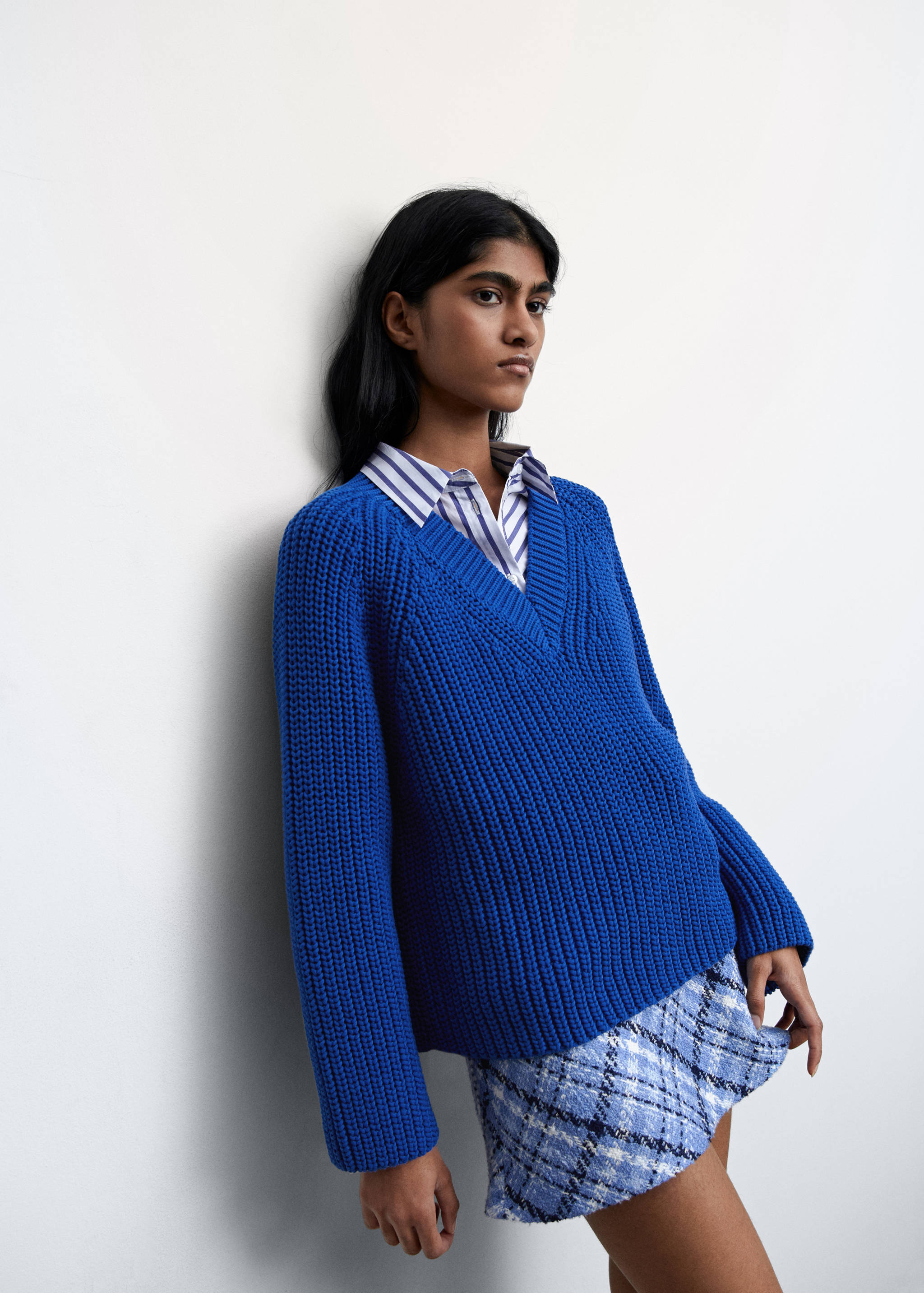 Chunky-knit V-neck sweater - Details of the article 2