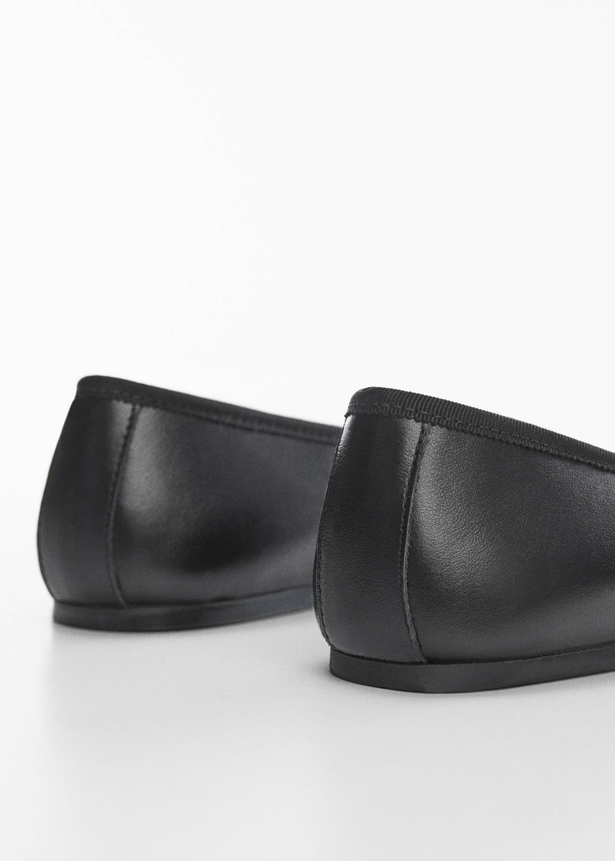 Leather ballet flats with bow - Details of the article 1