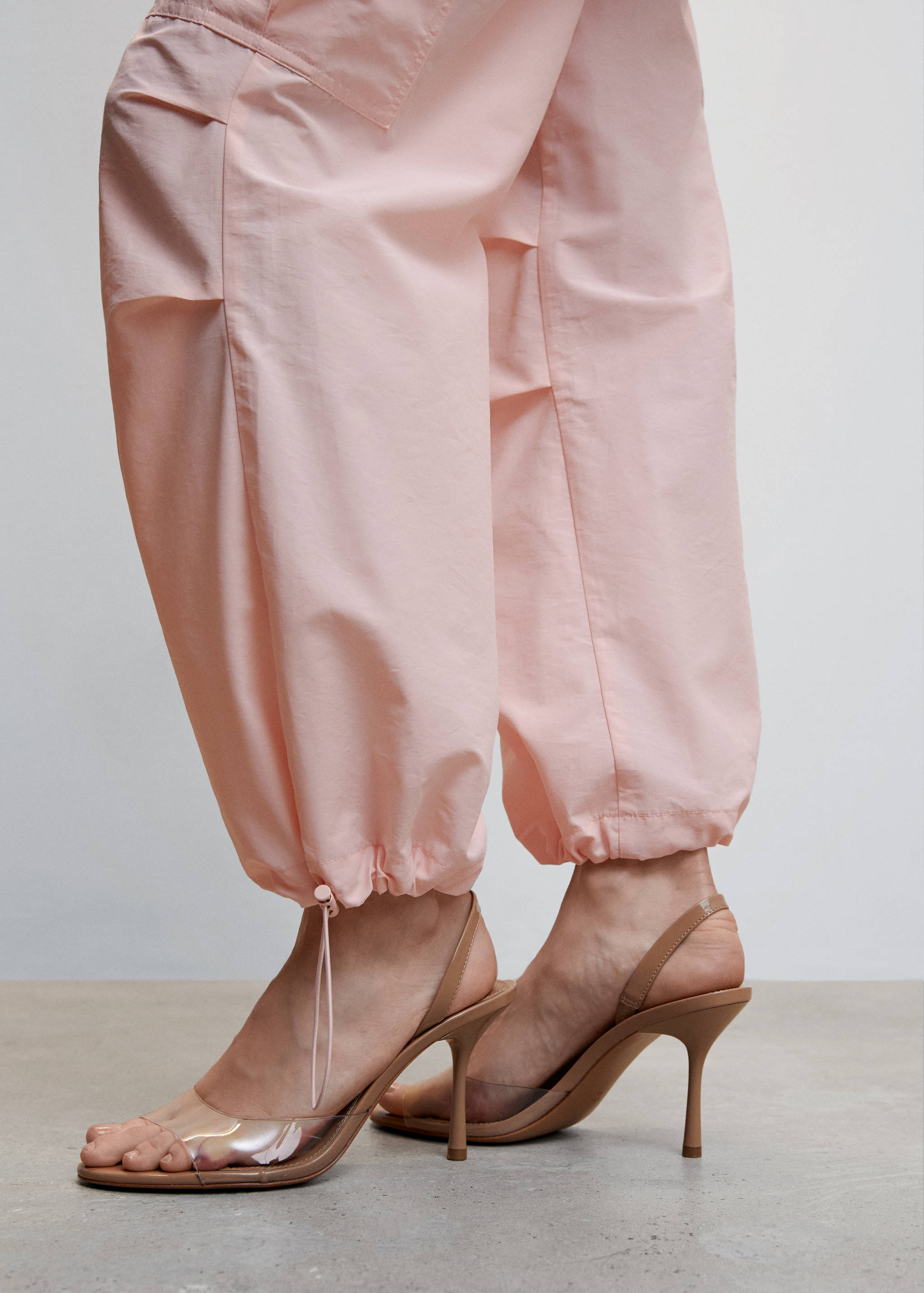 Parachute pants - Details of the article 2