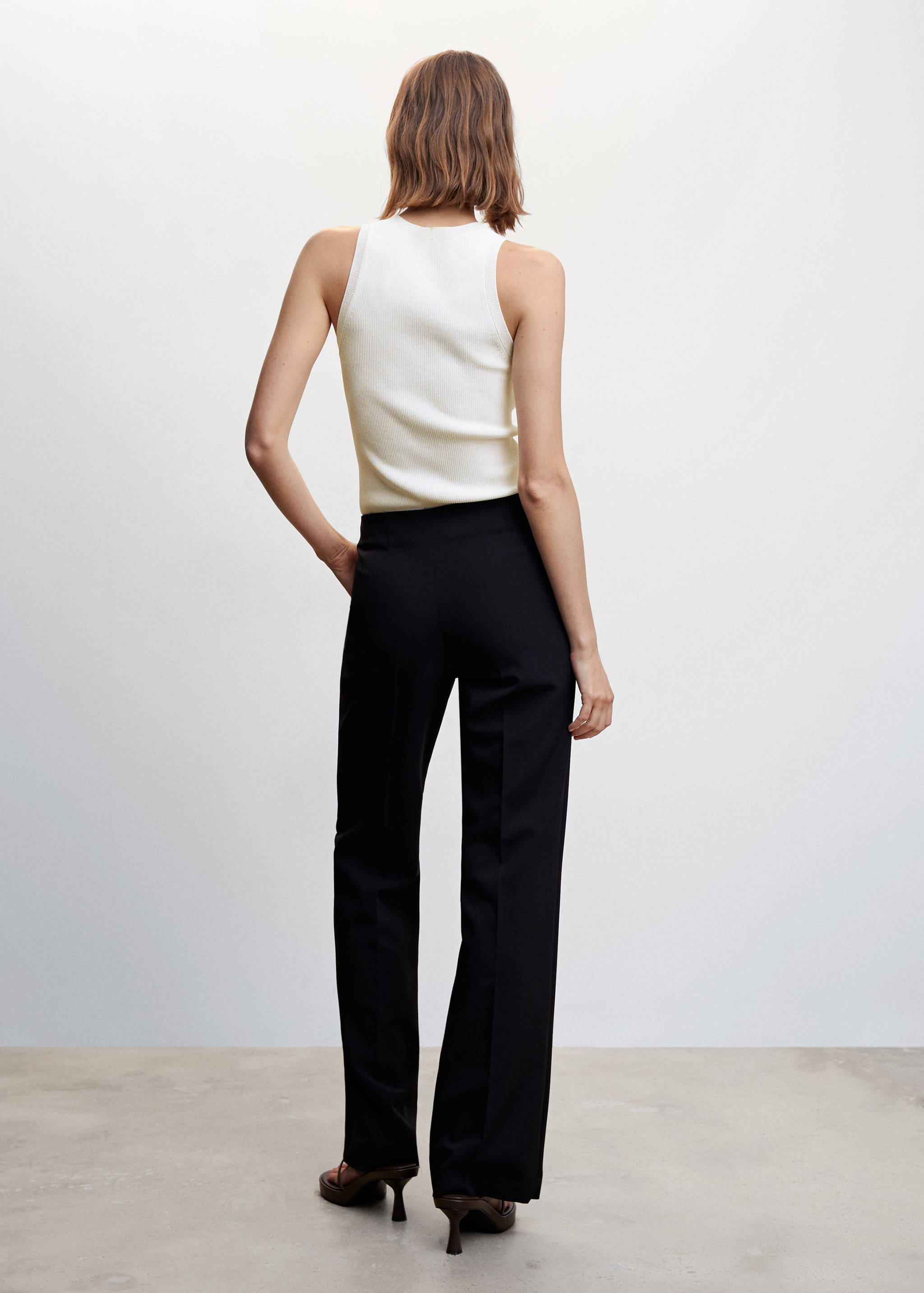 Stricktop mit breiten Trägern - Rückseite des Artikels