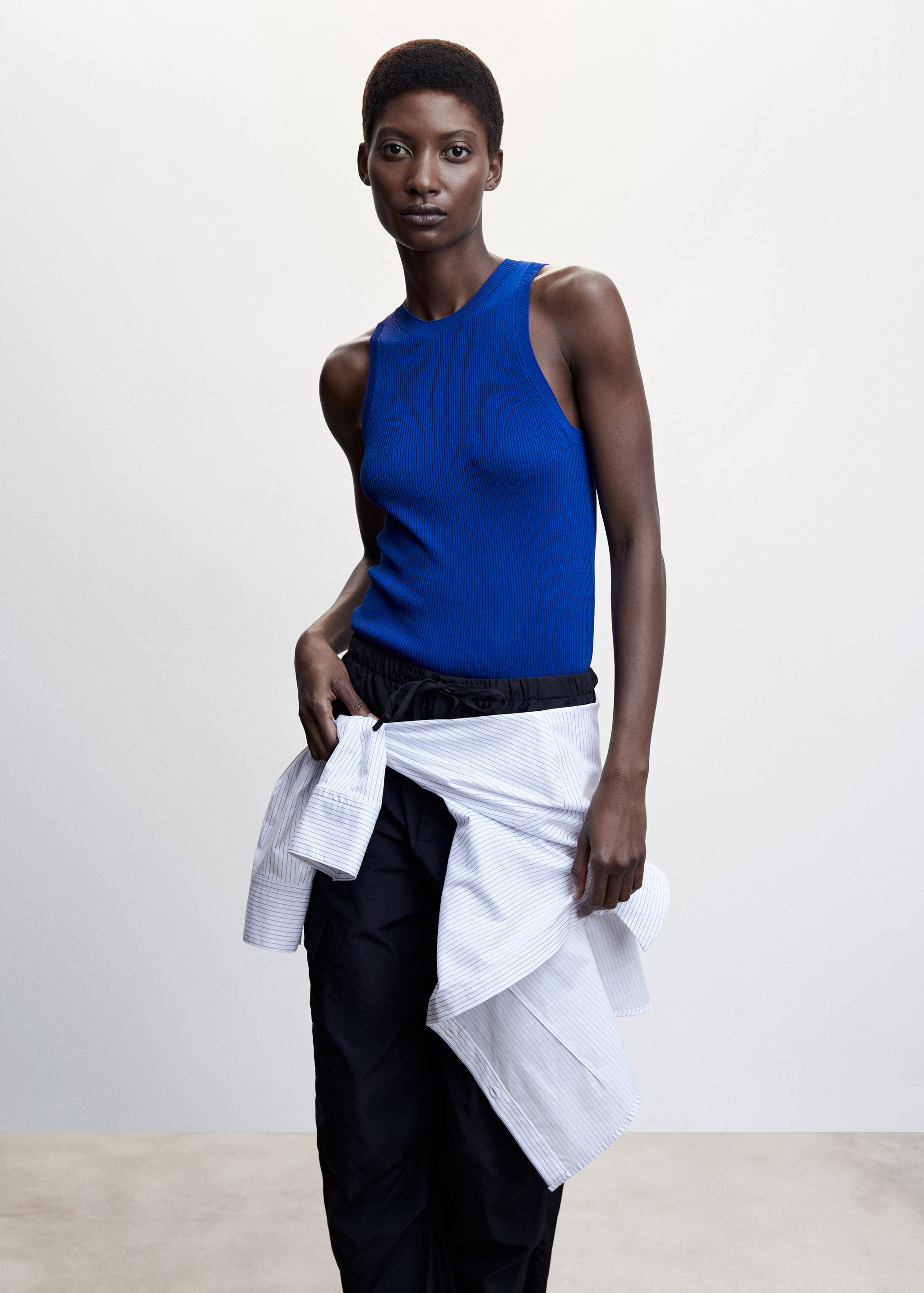 Stricktop mit breiten Trägern - Mittlere Ansicht