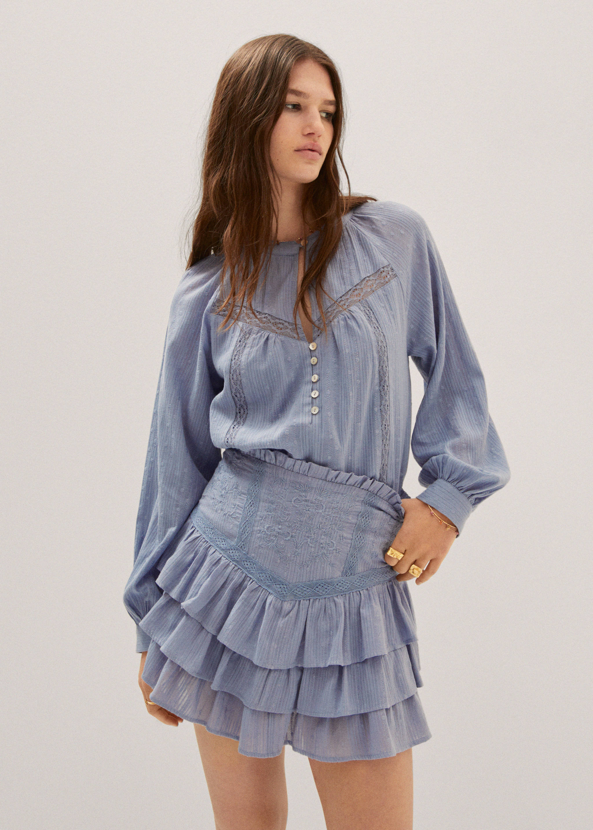 Bestickter Rüschenrock - Mittlere Ansicht