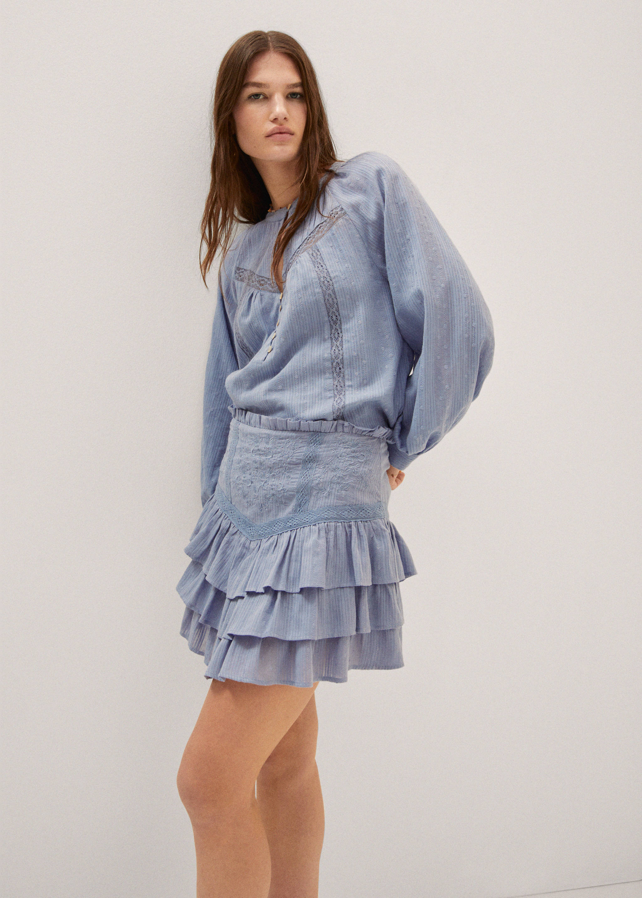 Bestickter Rüschenrock - Detail des Artikels 2