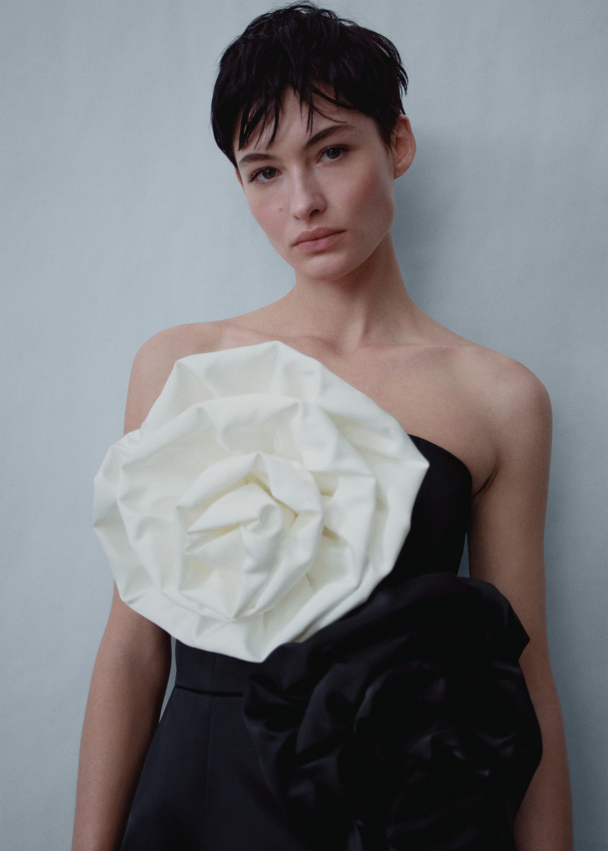 Robe bicolore maxifleurs - Plan moyen