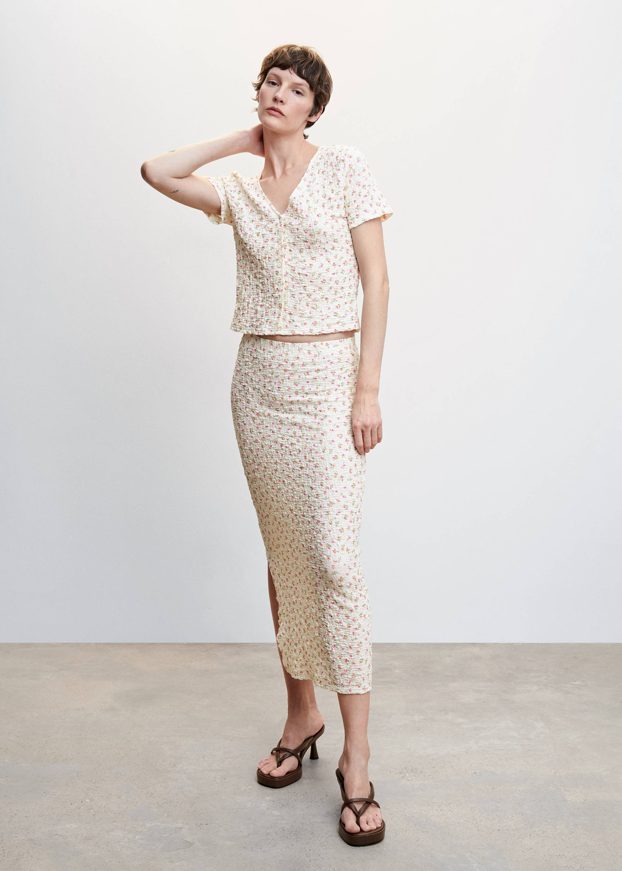 Buttoned texture T-shirt - General plane