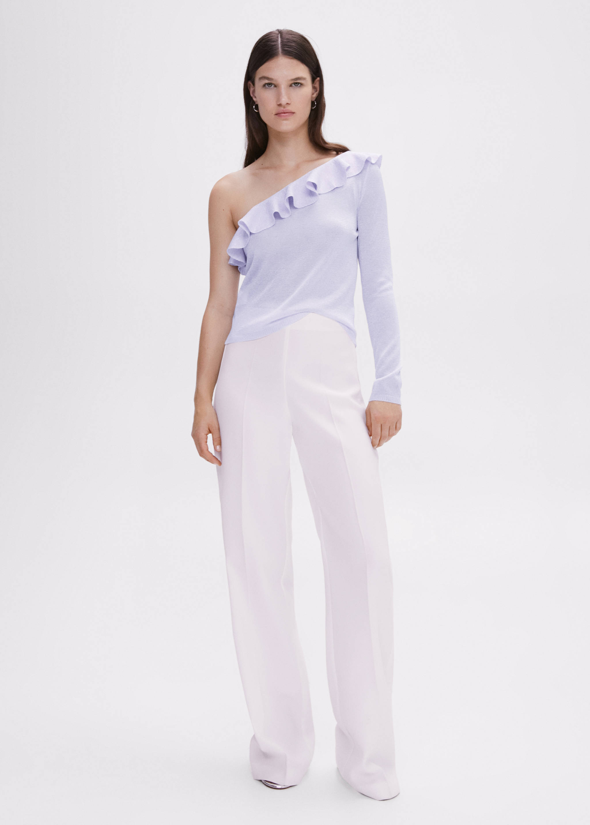 Asymmetrical ruffled sweater - General plane