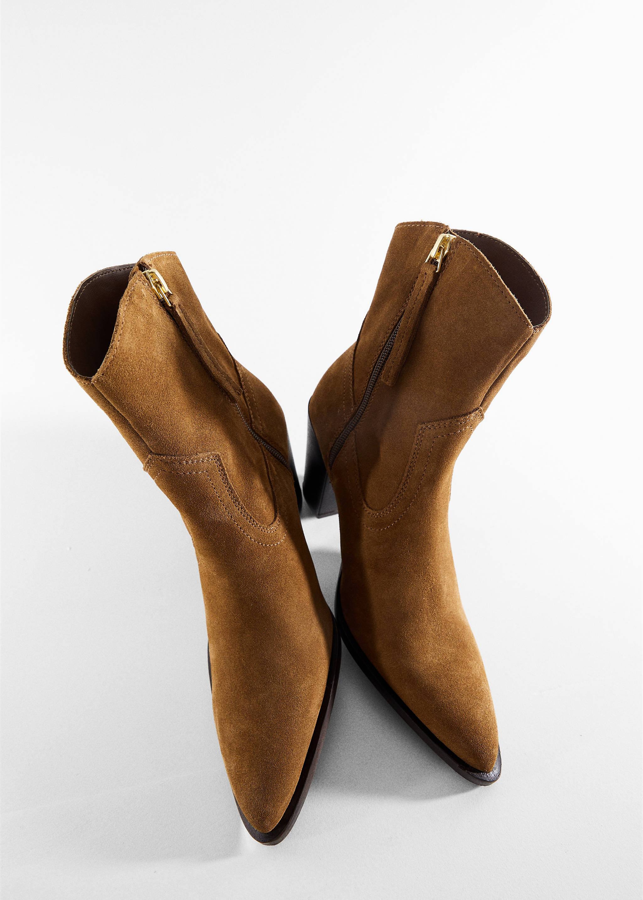 Suede leather ankle boots - Details of the article 5
