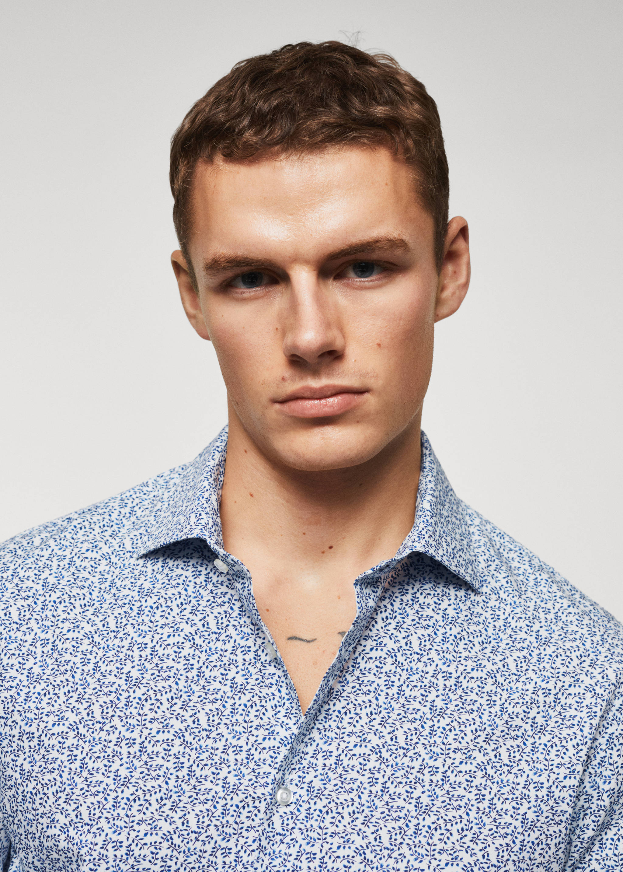 Slim-fit printed cotton shirt - Details of the article 1