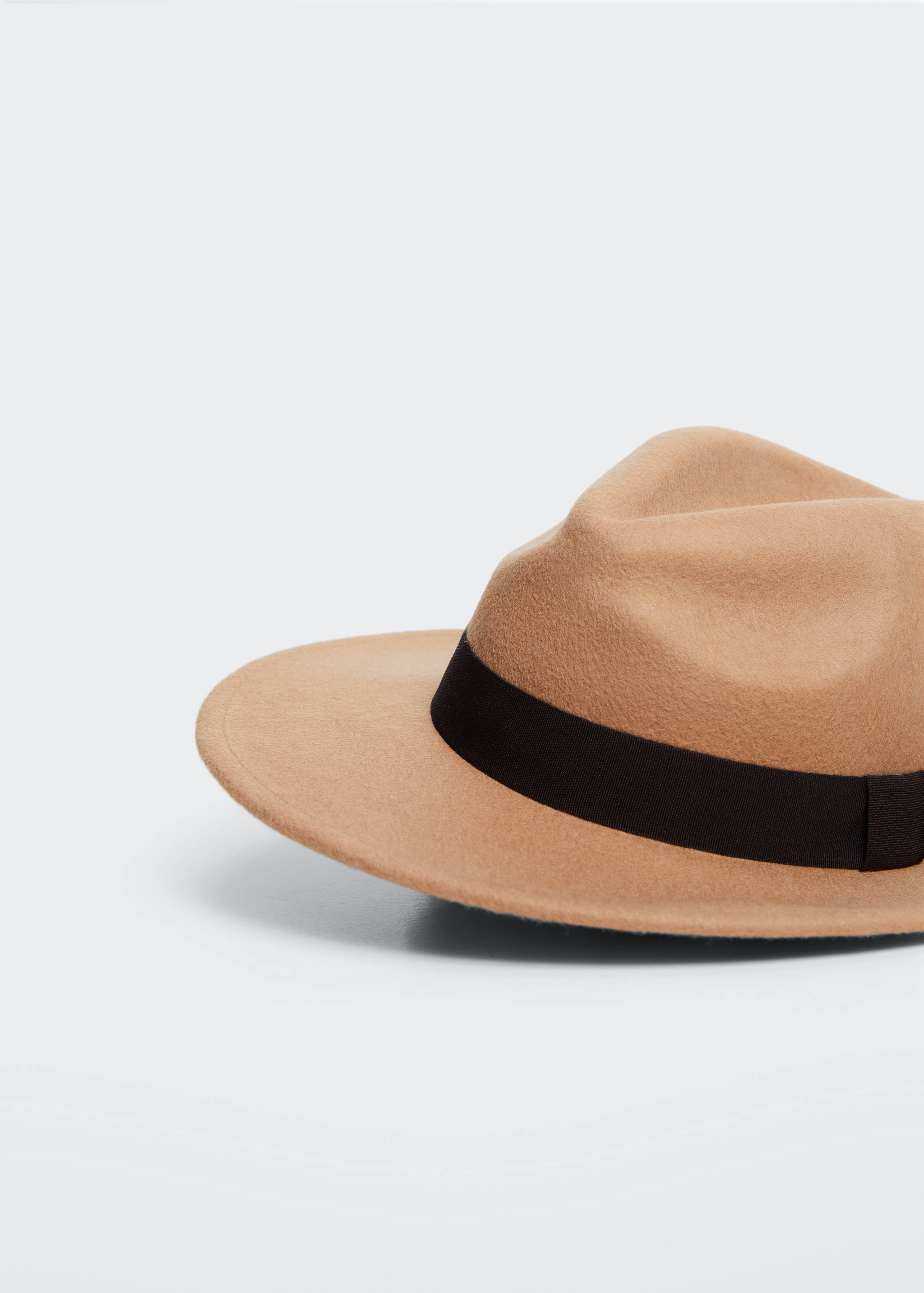 100% wool hat - Details of the article 2