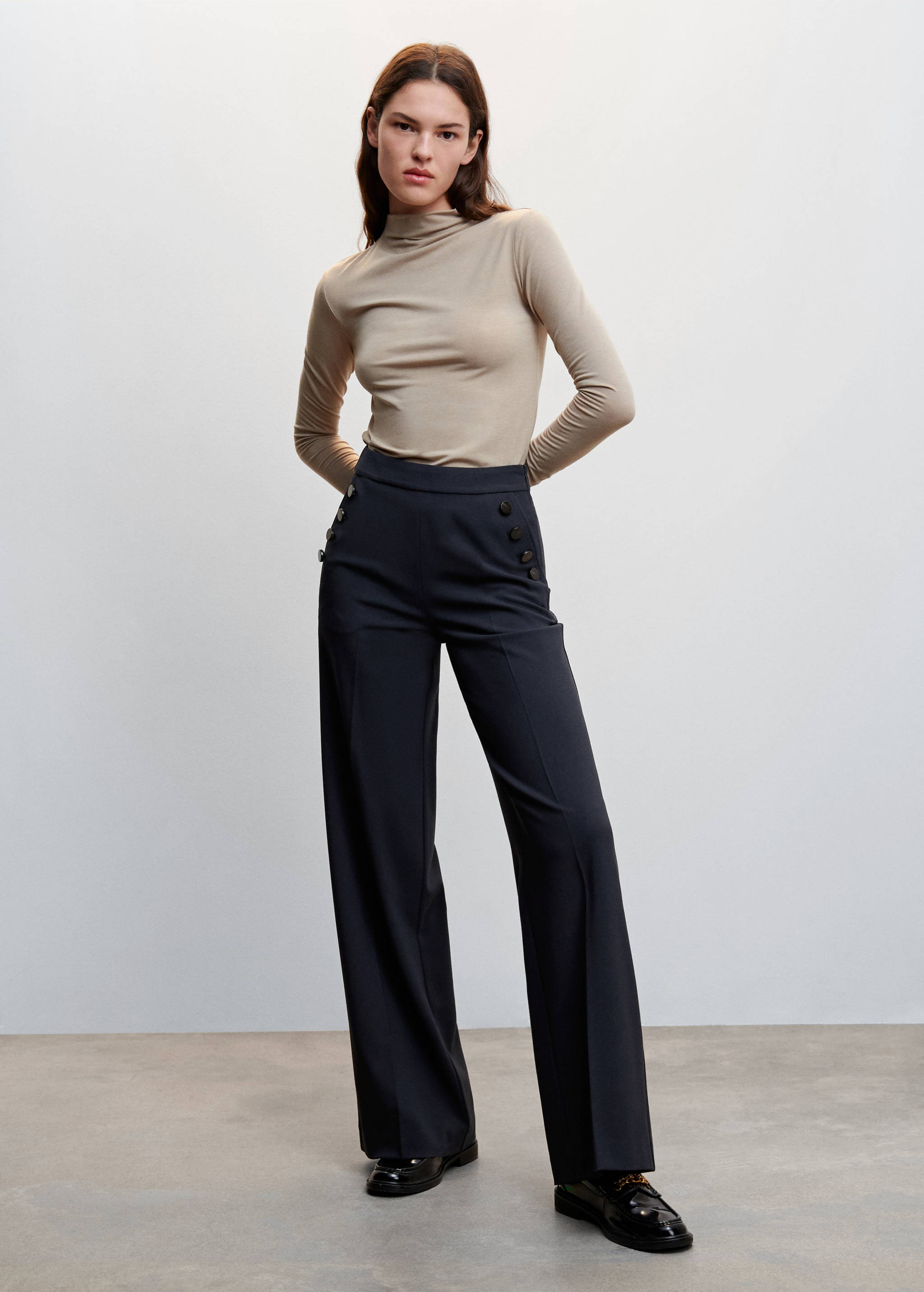 Side buttons trousers - General plane