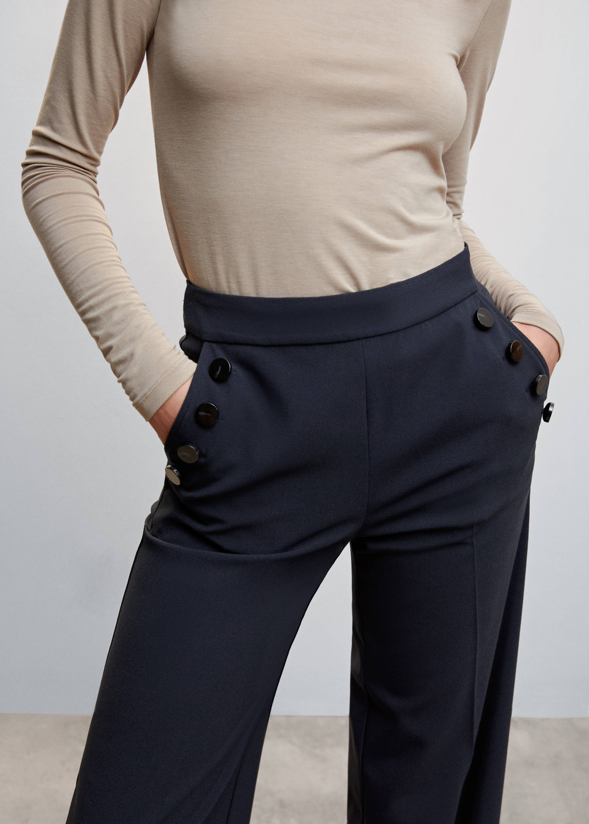 Side buttons trousers - Details of the article 6