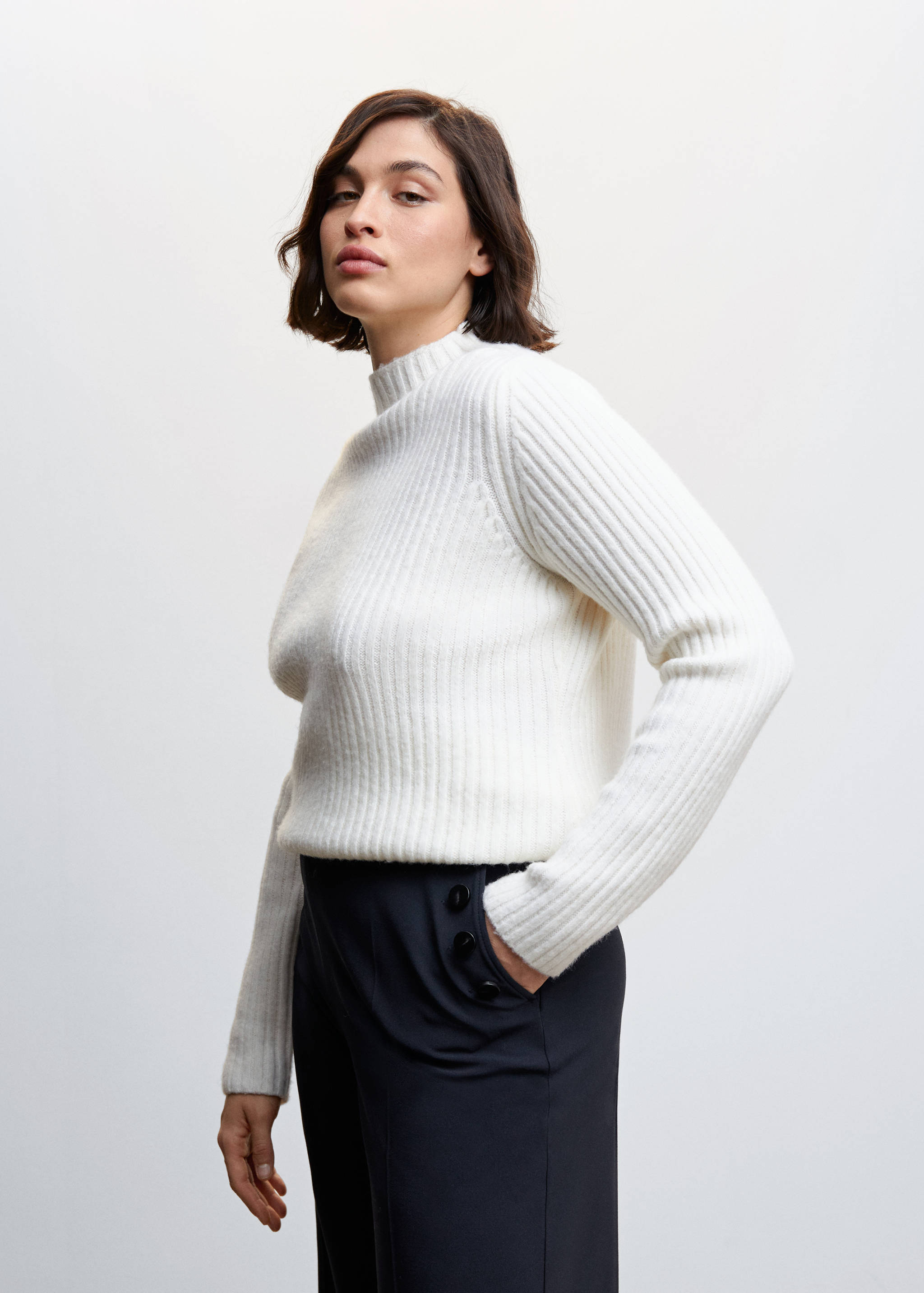Side buttons trousers - Details of the article 5