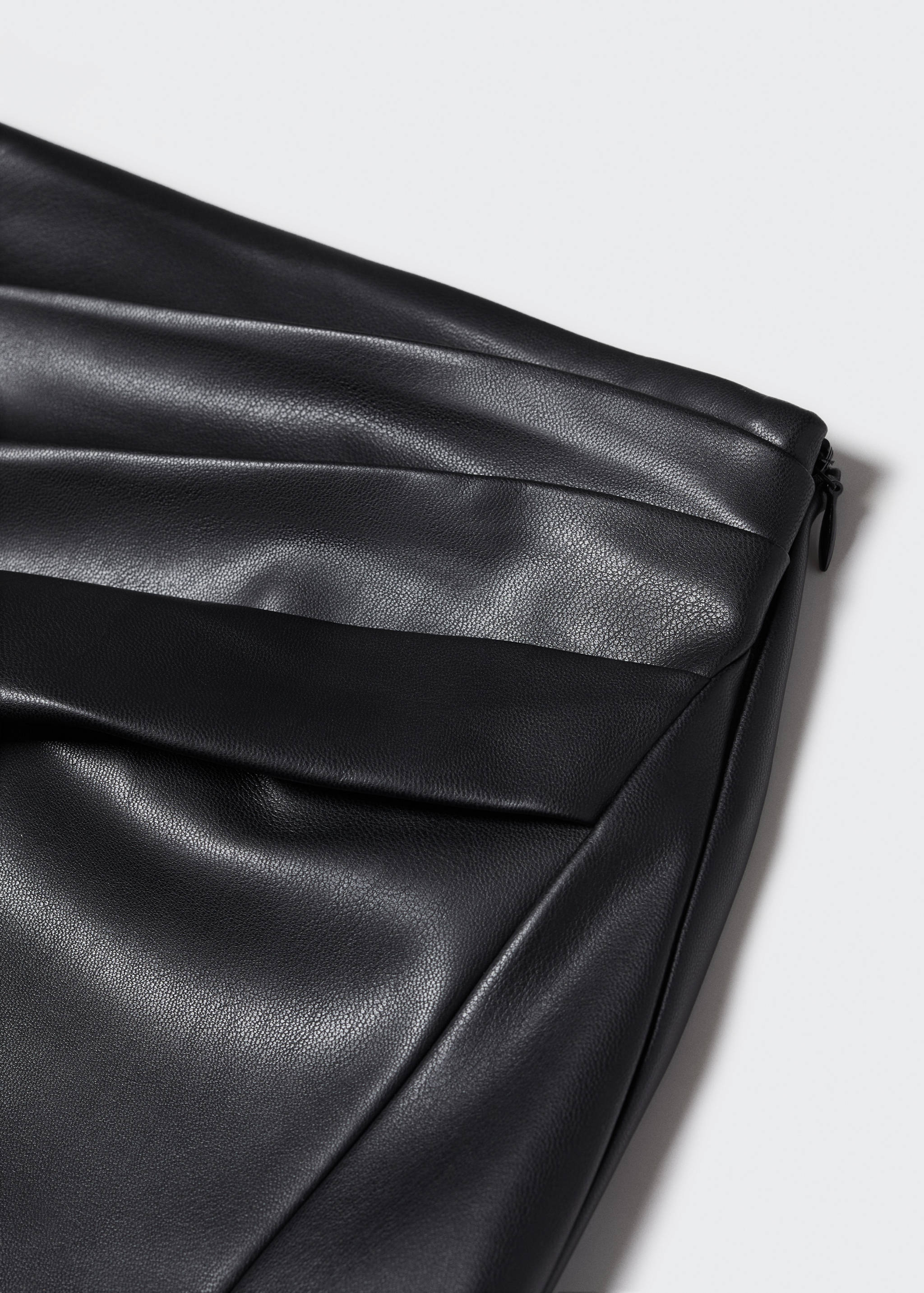 Leather-effect mini-skirt - Details of the article 8