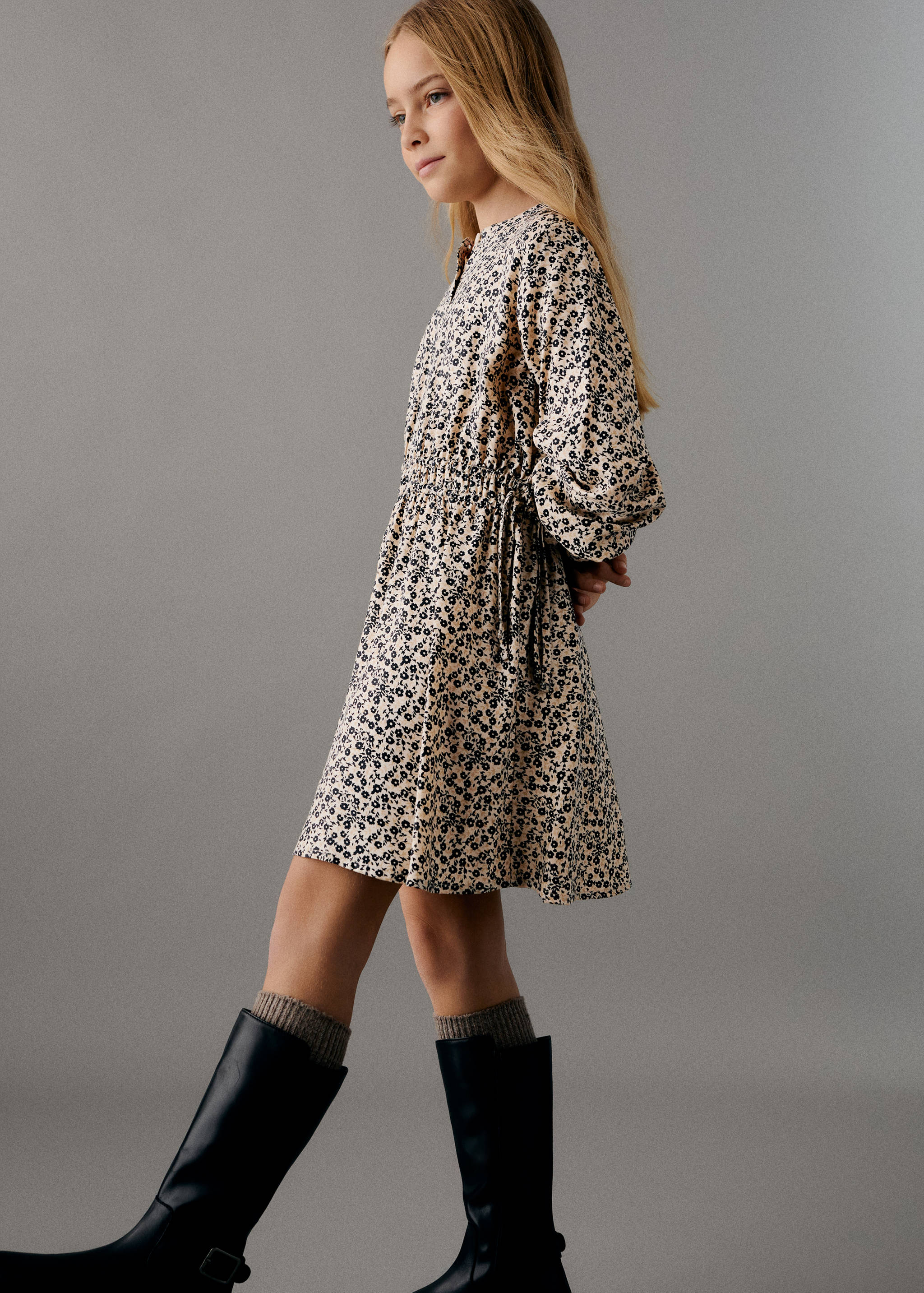 Kleid mit Blumenmuster - Detail des Artikels 2