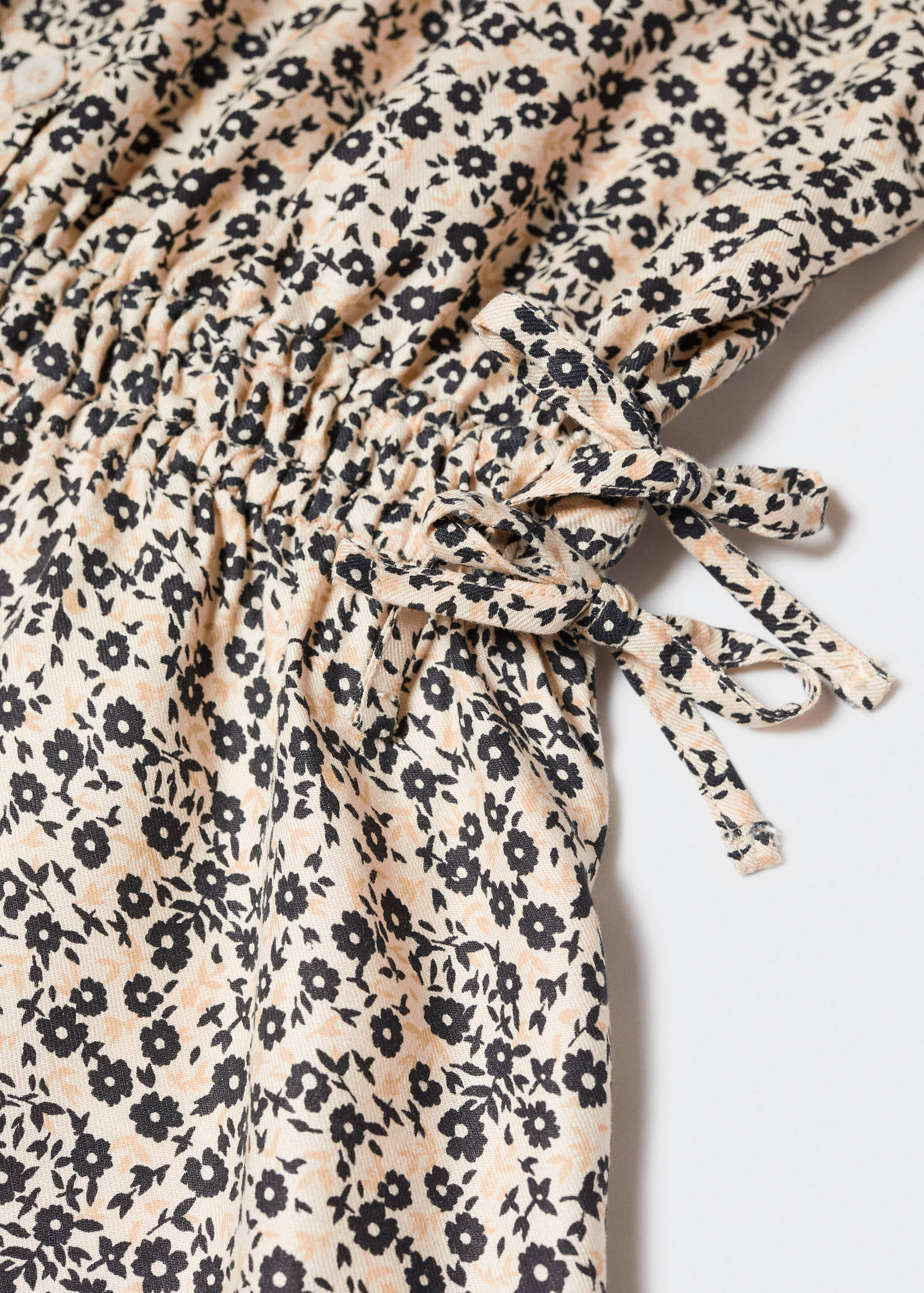 Kleid mit Blumenmuster - Detail des Artikels 8