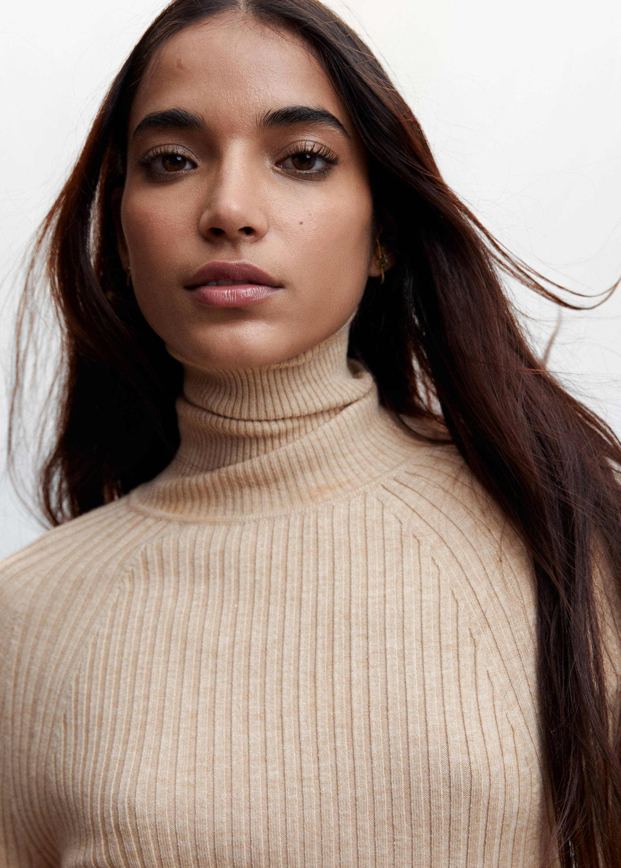 Ribbed dress with knot detail - Details of the article 6