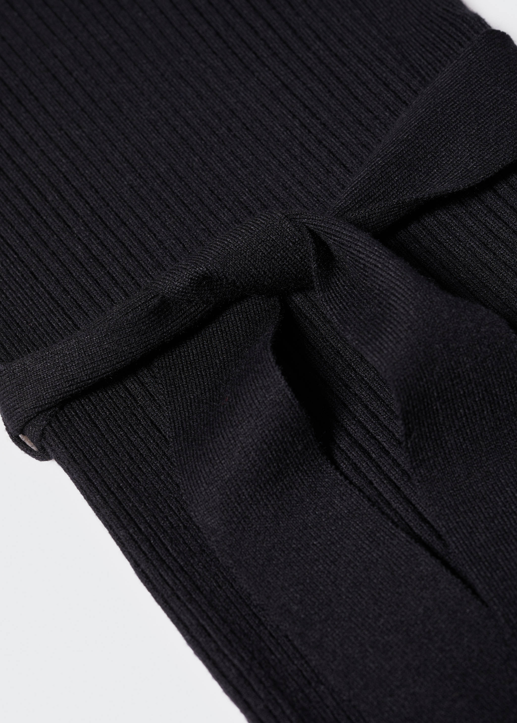 Ribbed dress with knot detail - Details of the article 8
