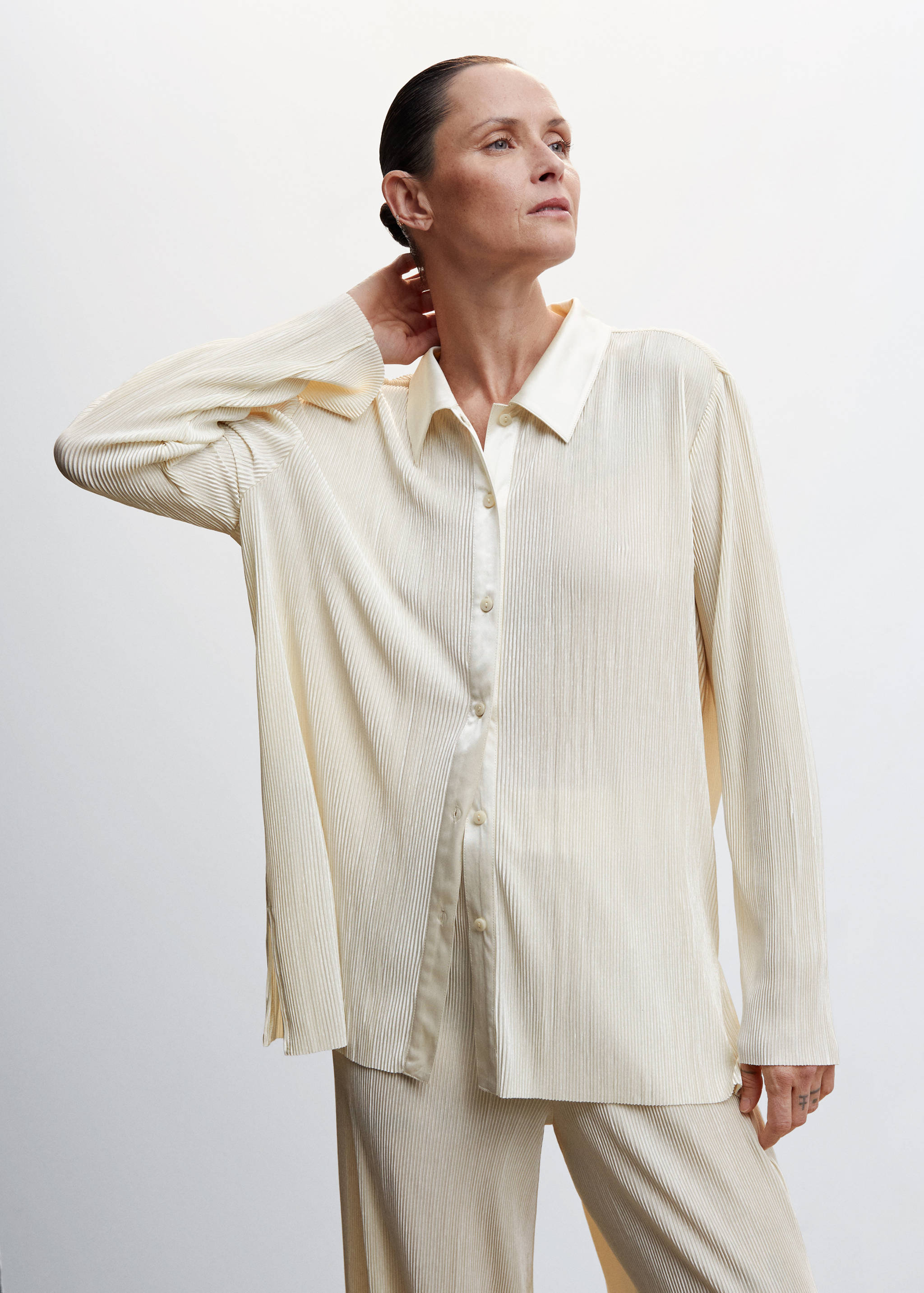 Camisa plisada - Plano medio