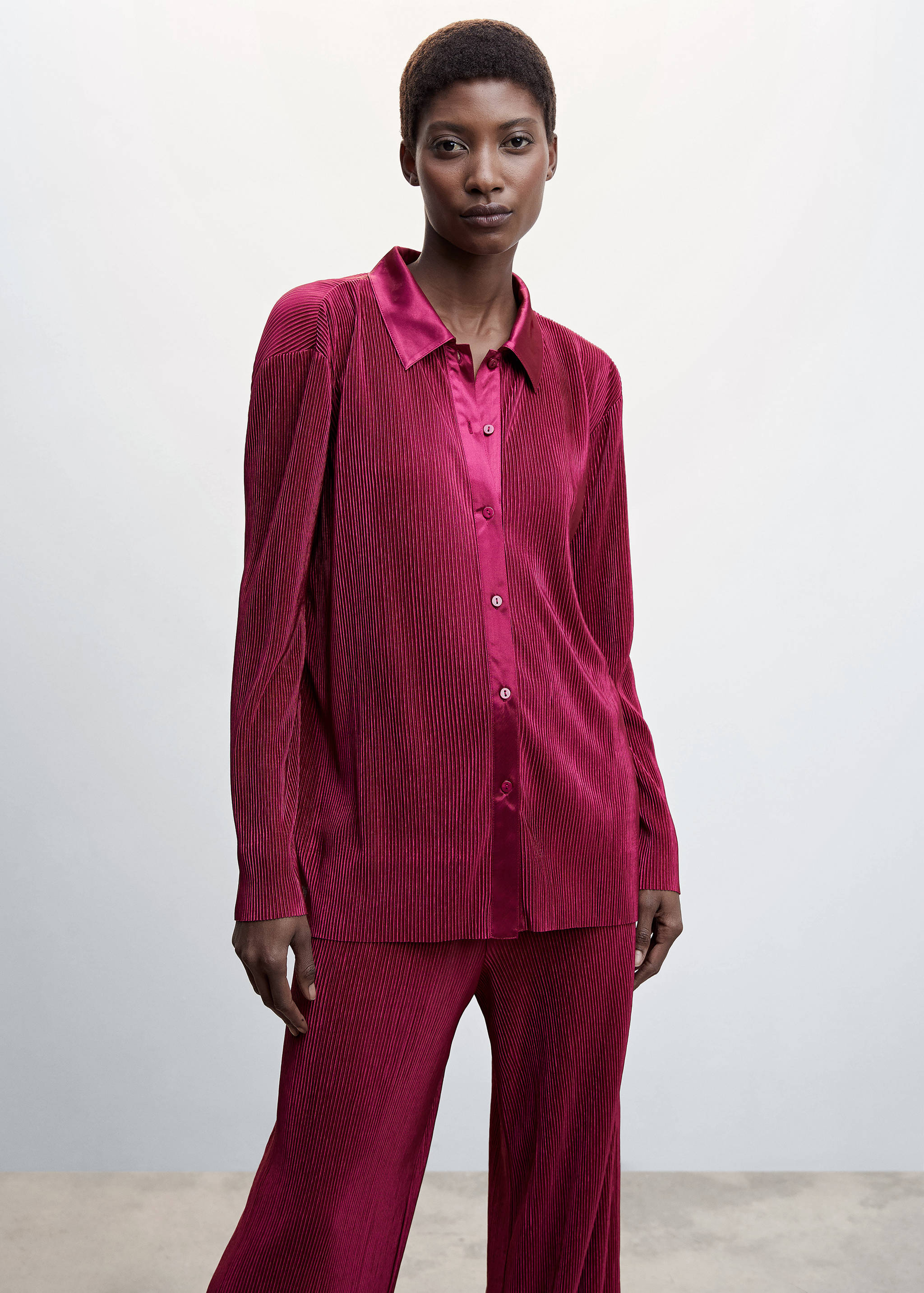 Camisa plisada - Plano medio