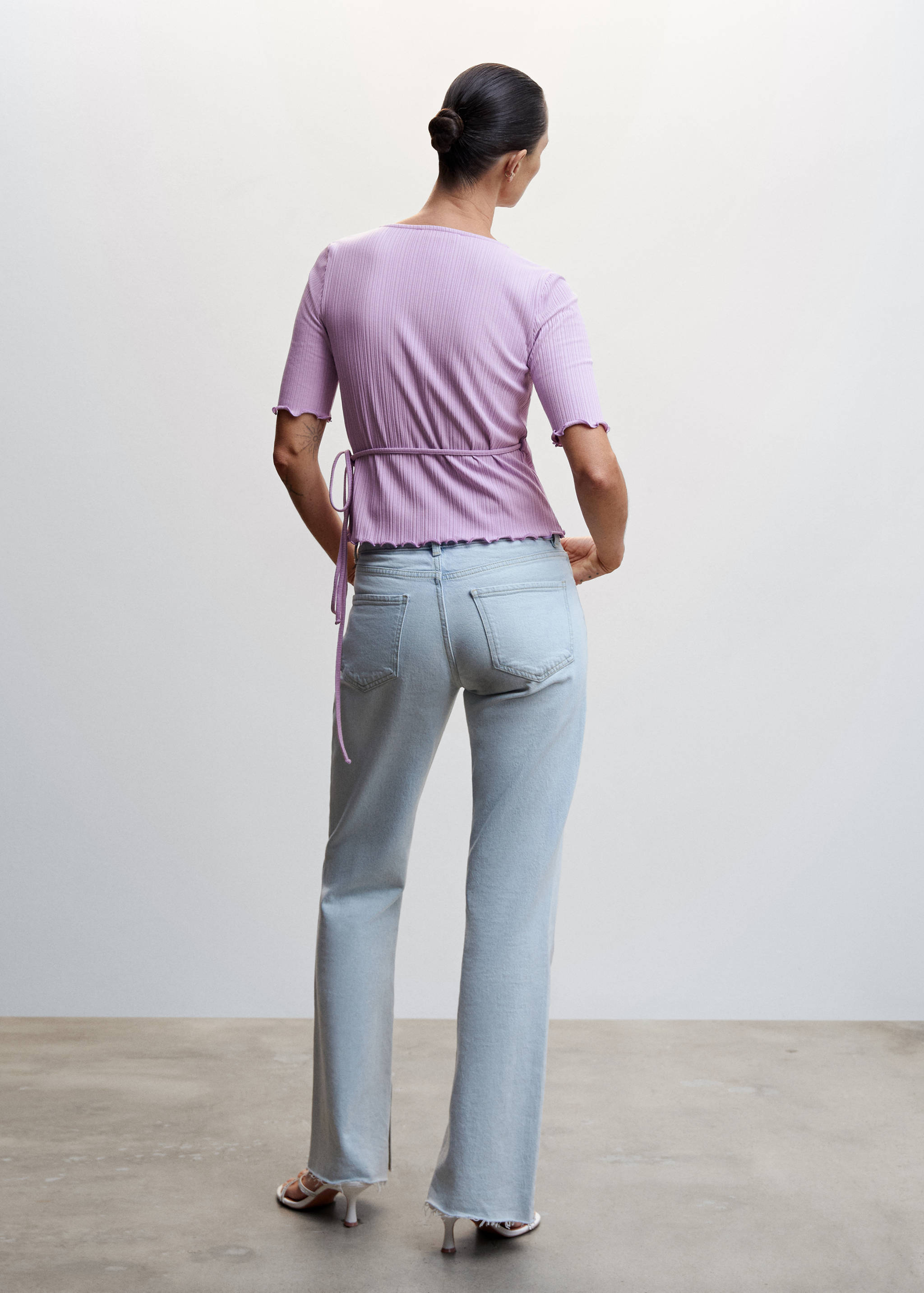 Texturiertes Wickel-T-Shirt - Rückseite des Artikels