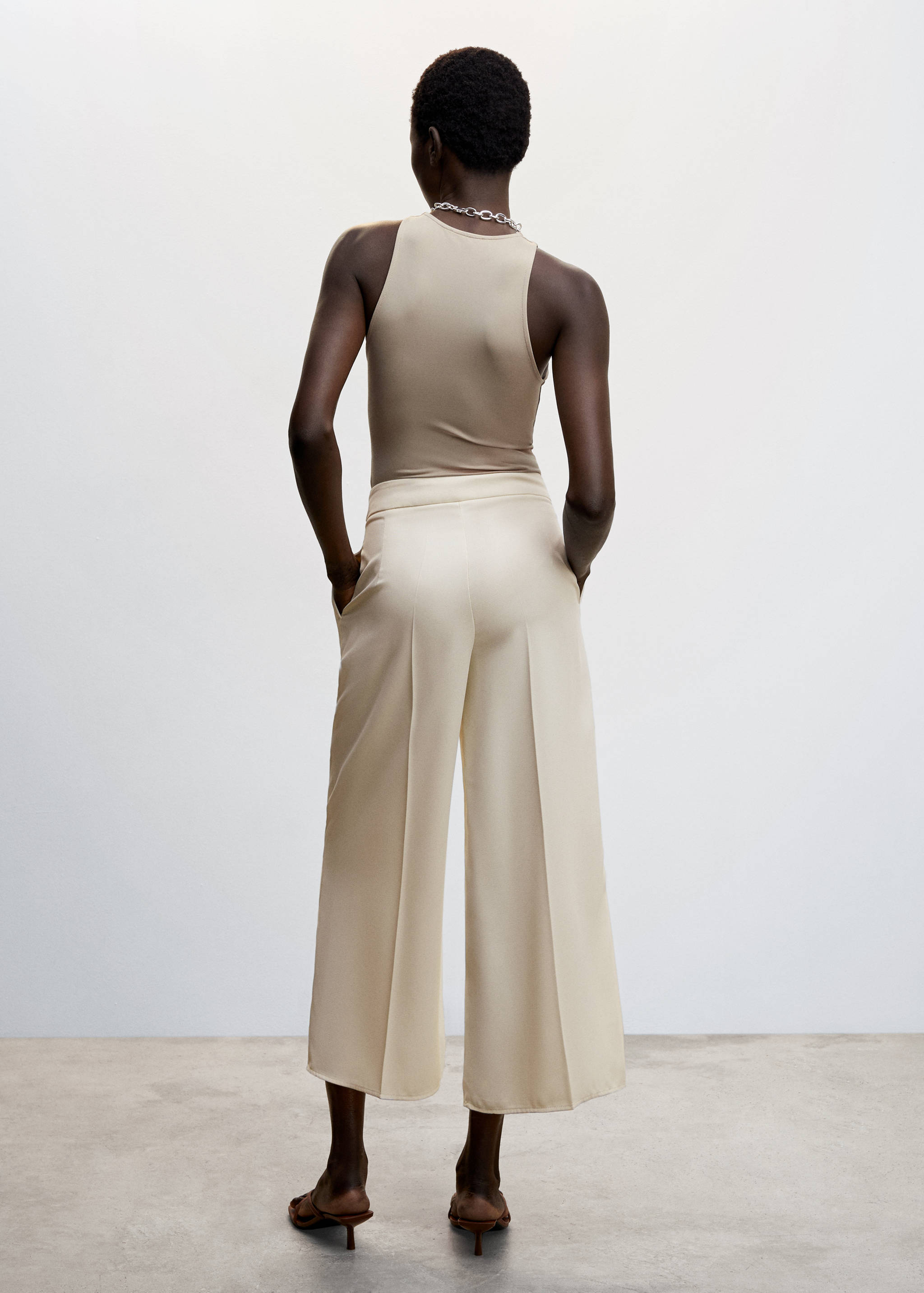 Wideleg pleated pants - Reverse of the article