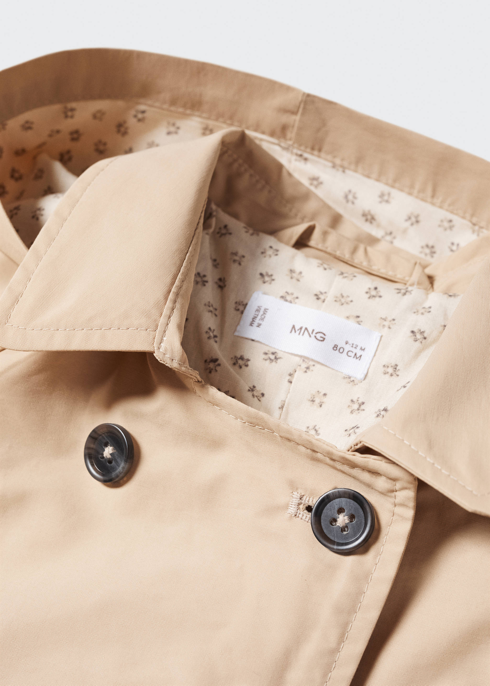 Hooded trench - Details of the article 8