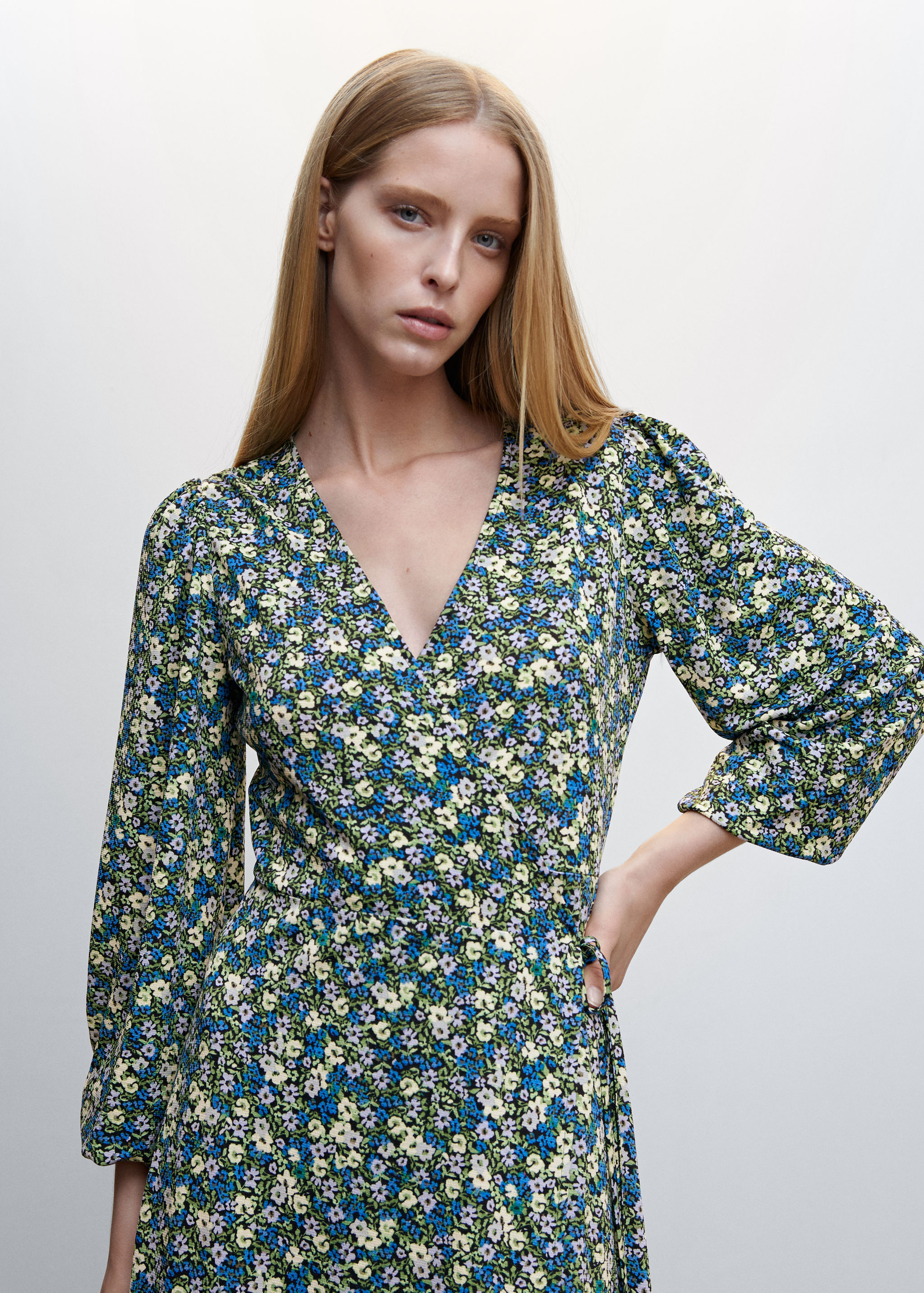 Vestit detall tall estampat - Detall de l'article 1