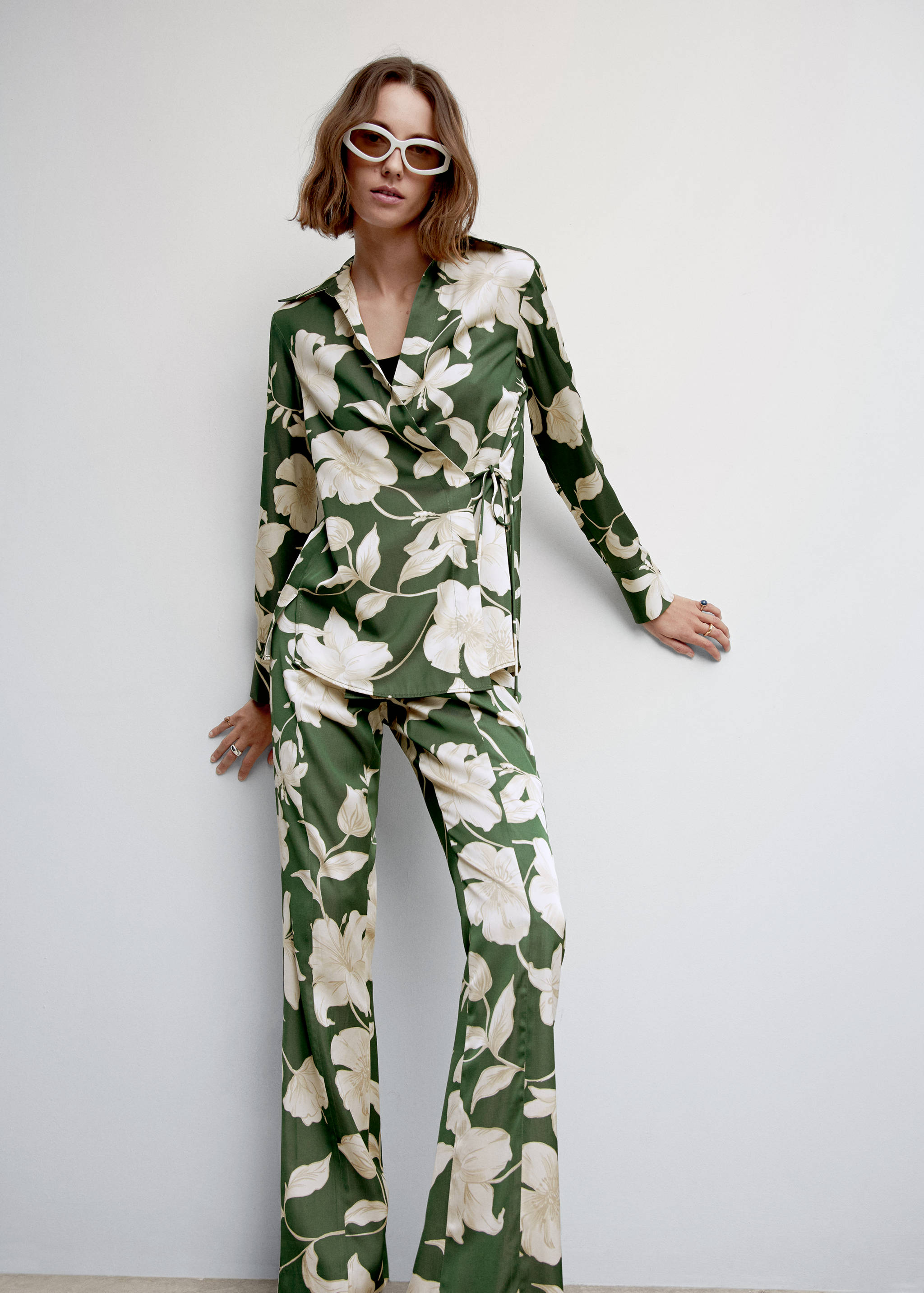 Floral satin blouse - Details of the article 2