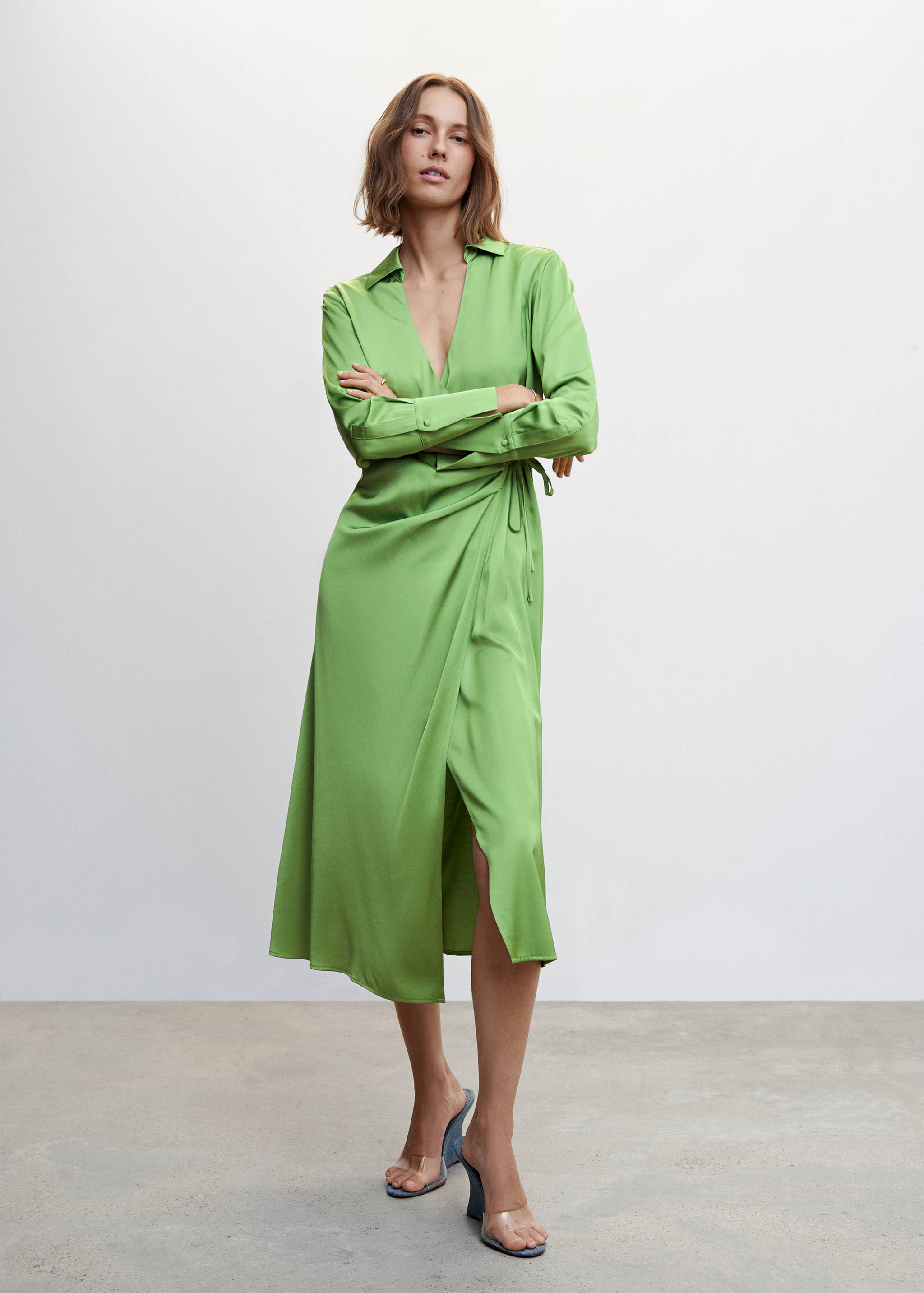 Drapiertes Kleid in Satin-Optik - Allgemeine Ansicht