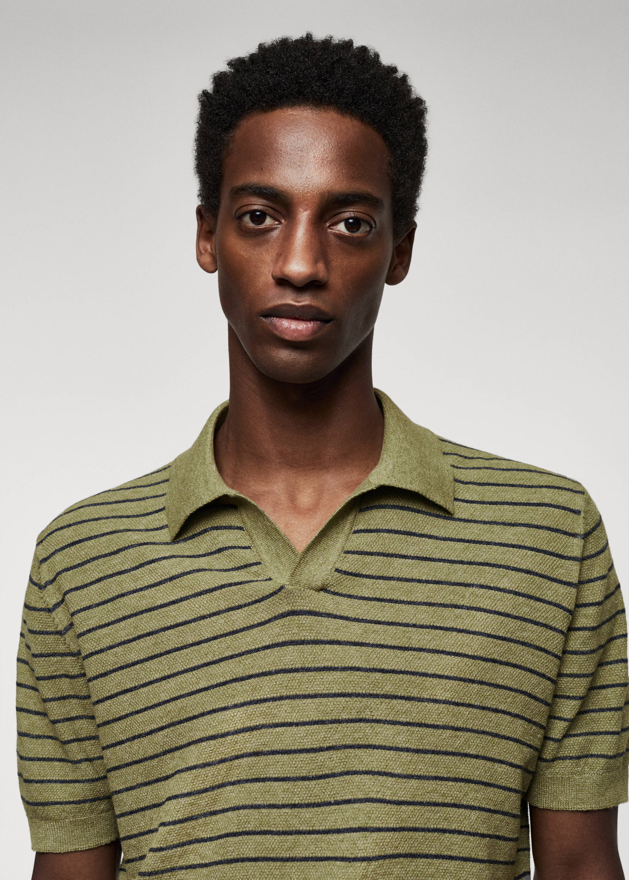 Striped fine-knit polo shirt - Details of the article 1