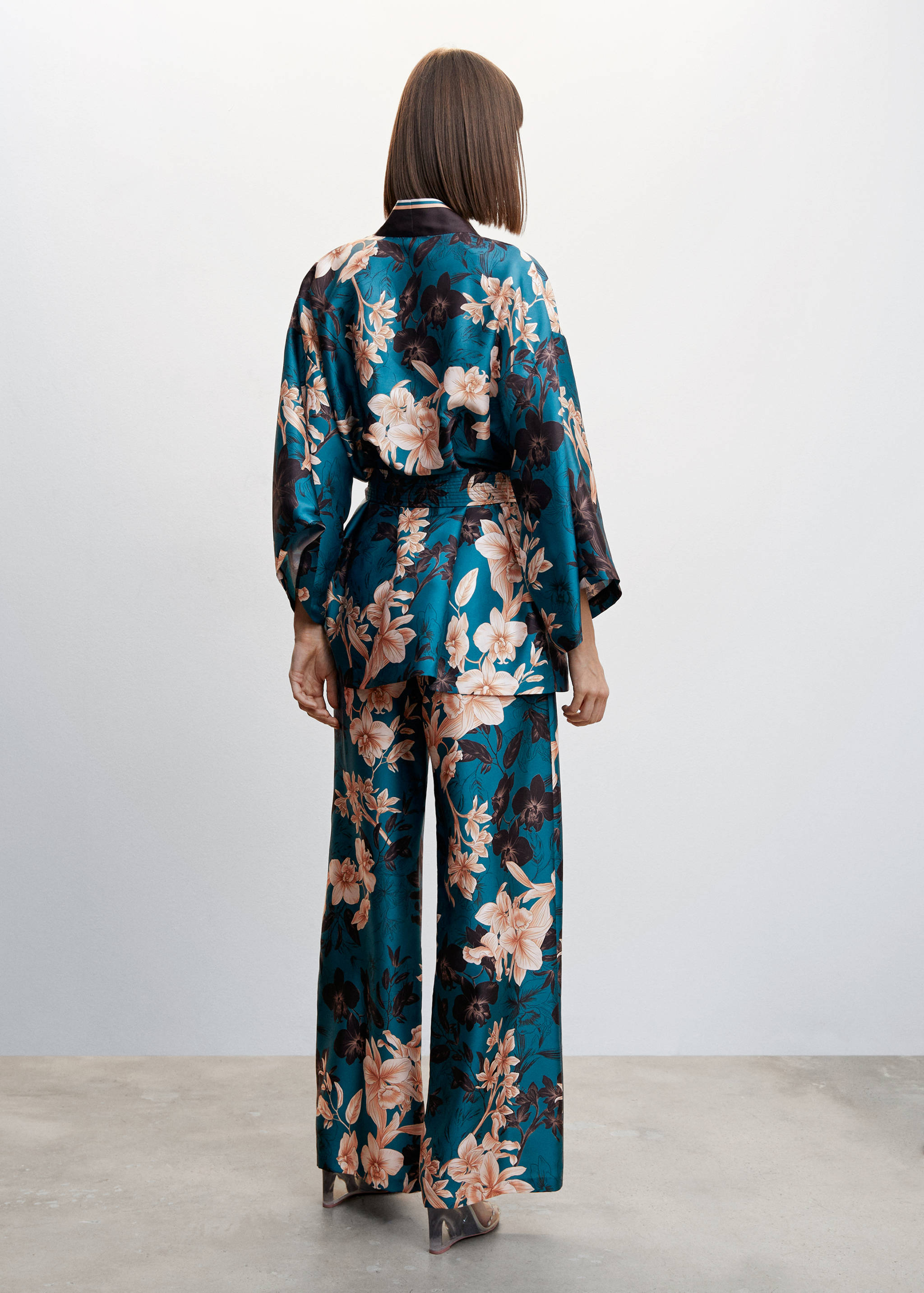 Kimono fleuri ceinture nouée - Verso de l’article