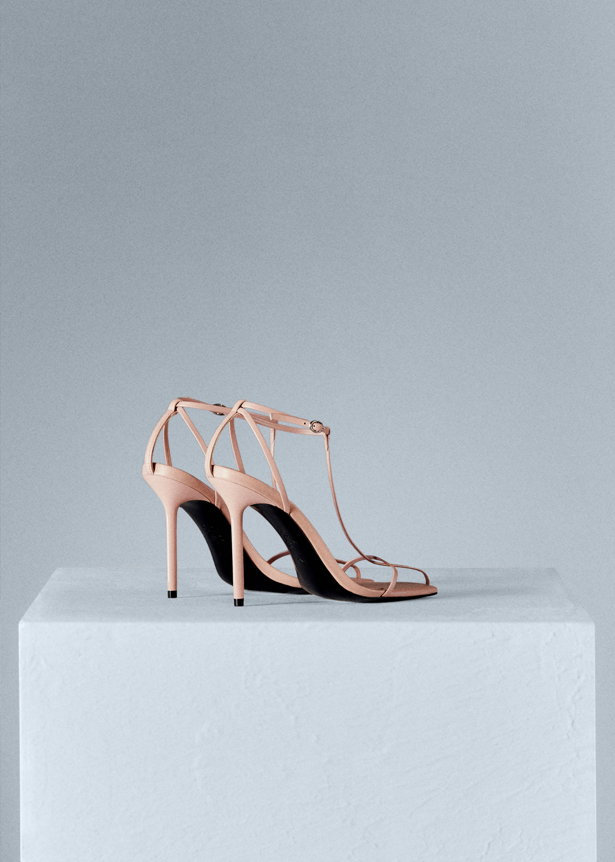 Heeled leather sandals with straps - Details of the article 1