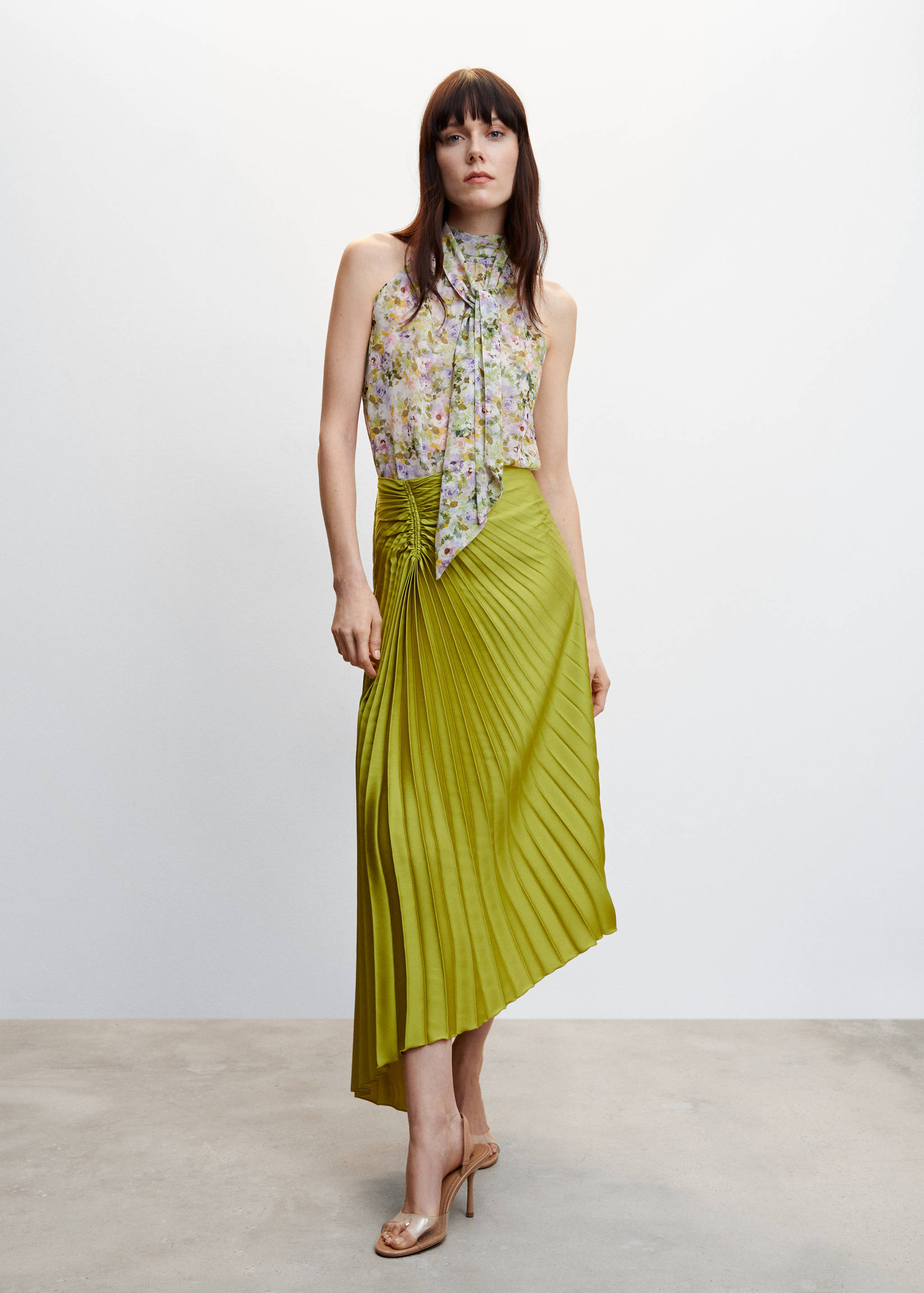 Halter neck blouse with bow - General plane